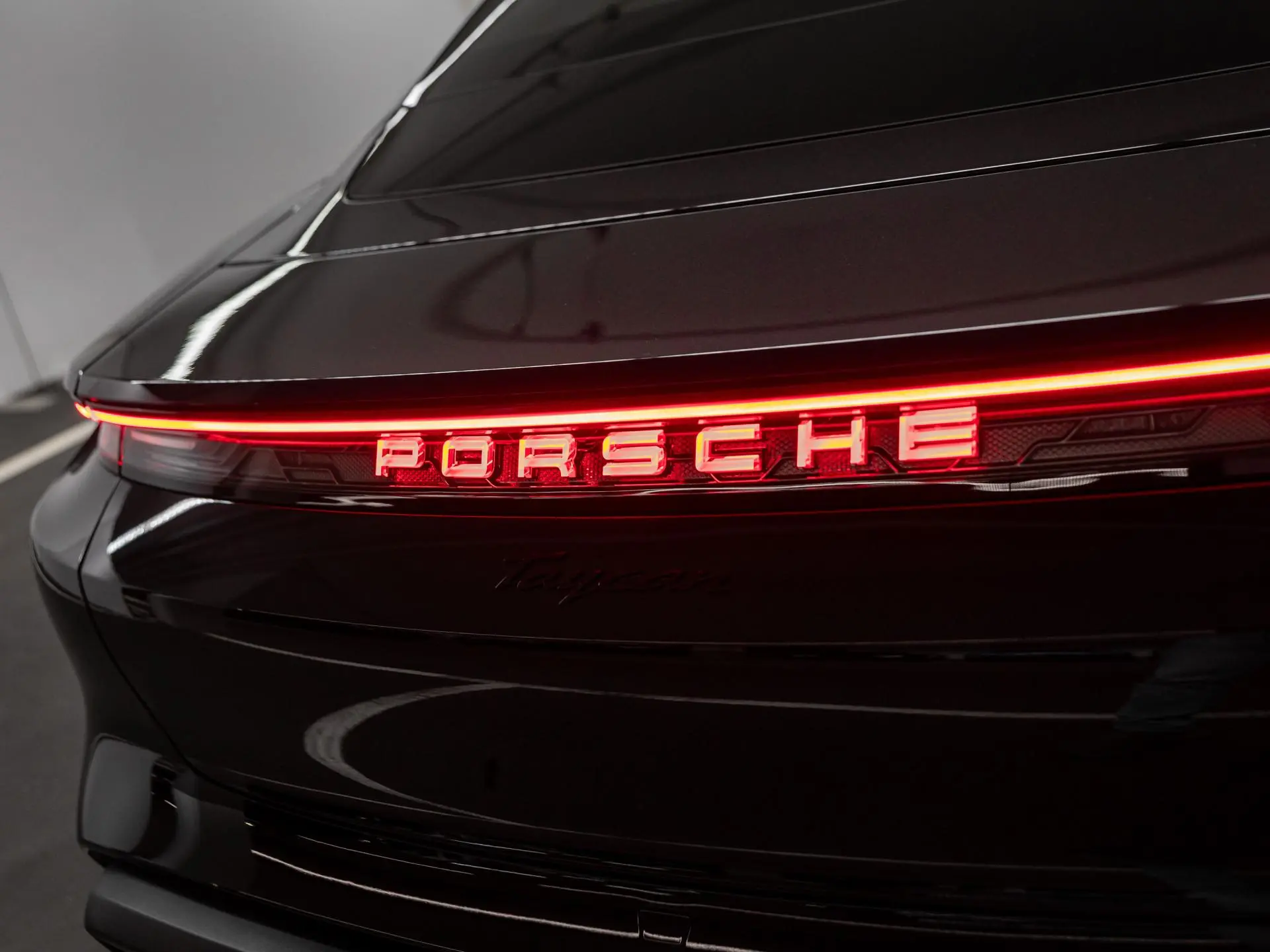 Taycan Black Edition