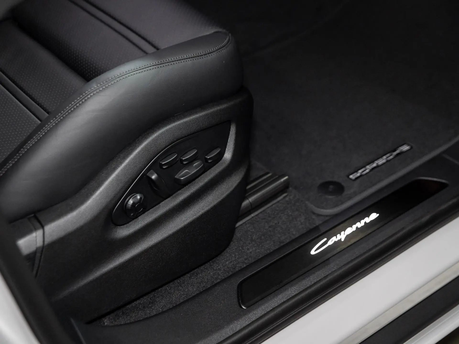 Cayenne 3.0 E-Hybrid Black Edition