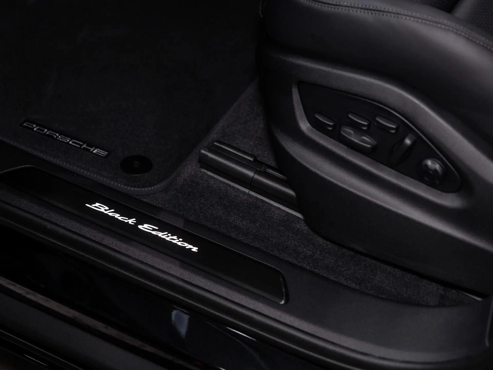 Cayenne Coupé 3.0 E-Hybrid Black Edition