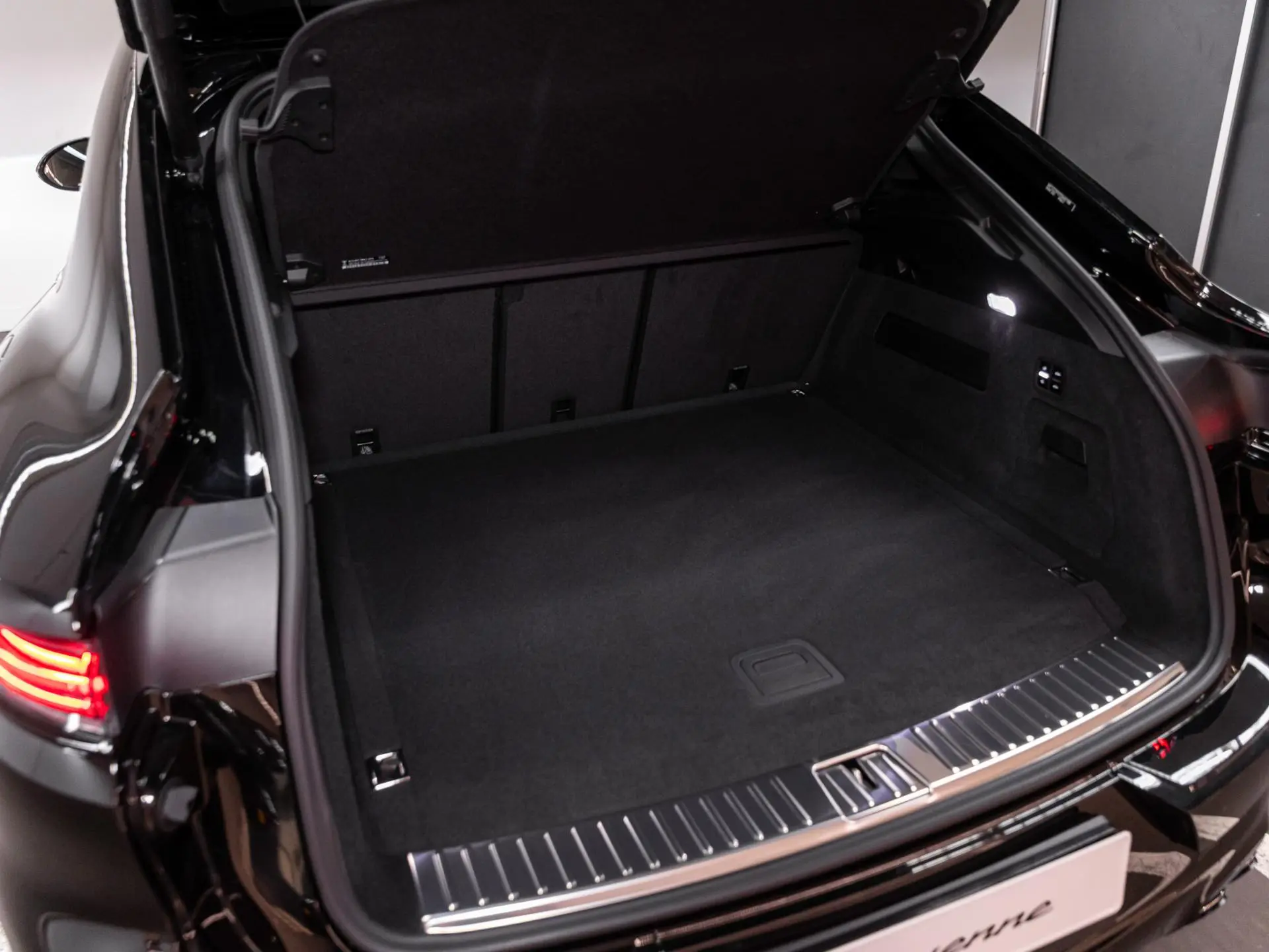 Cayenne Coupé 3.0 E-Hybrid Black Edition