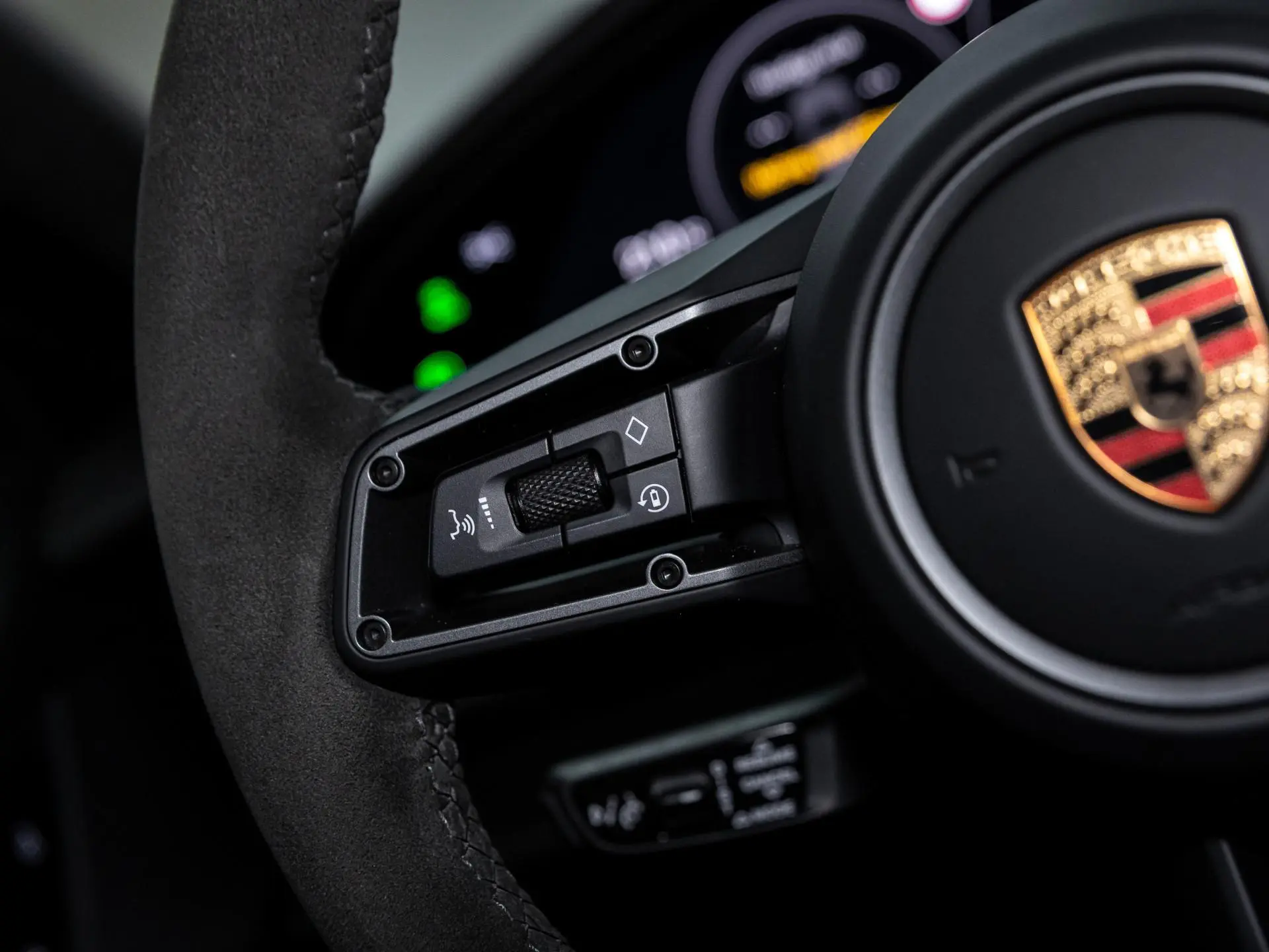 Taycan 4 Cross Turismo MJ2023