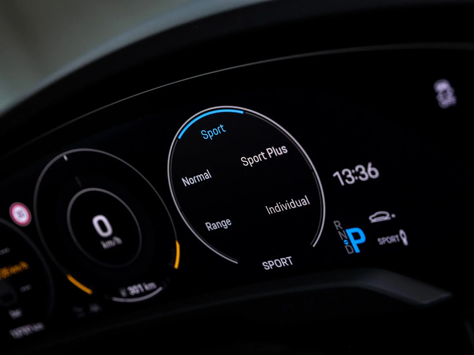 Taycan 4 Cross Turismo MJ2023