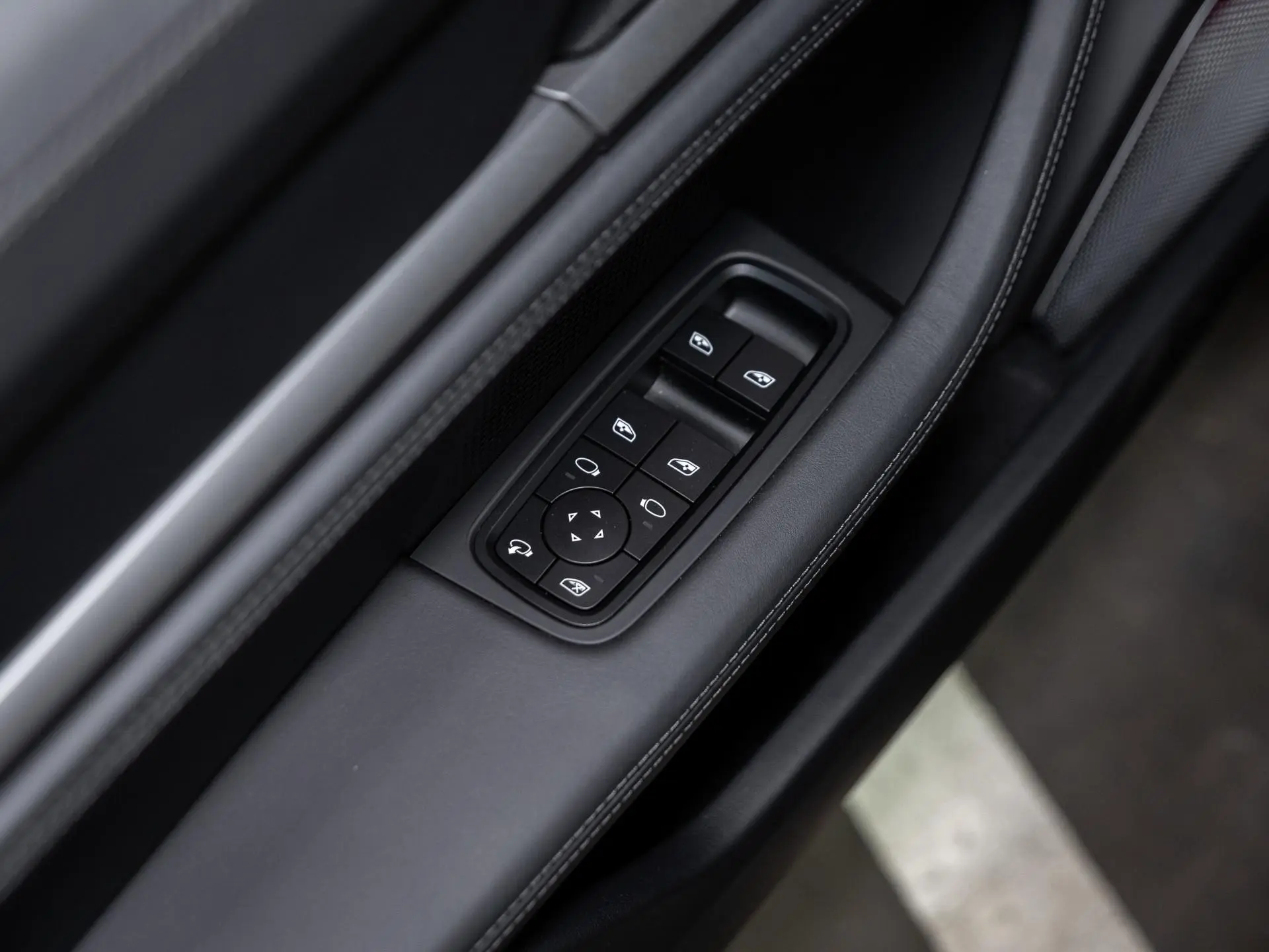 Taycan 4 Cross Turismo MJ2023