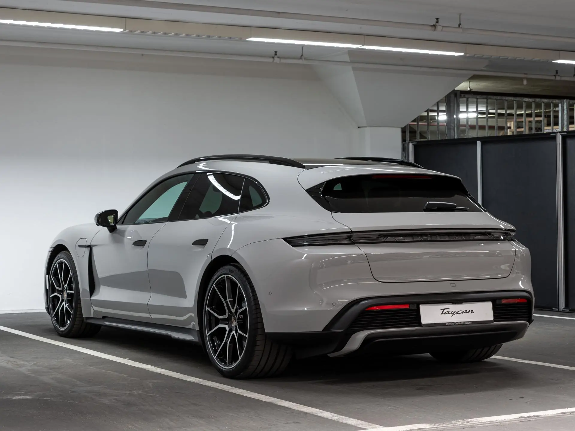 Taycan Sport Turismo Black Edition