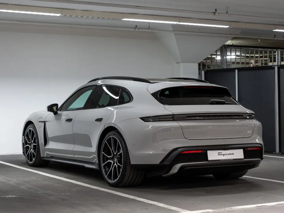 Taycan Sport Turismo Black Edition