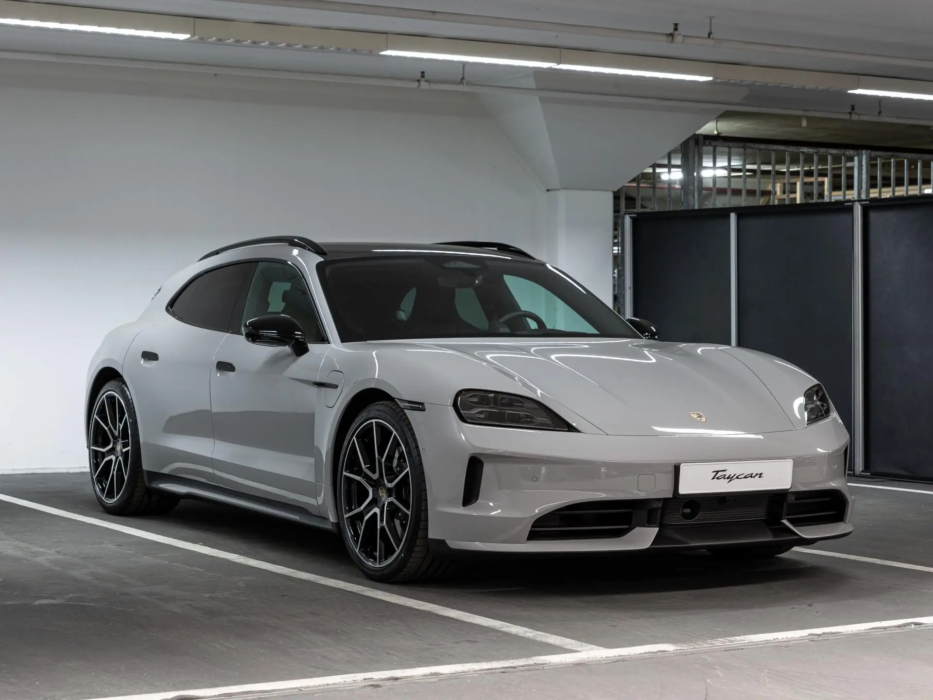 Taycan Sport Turismo Black Edition