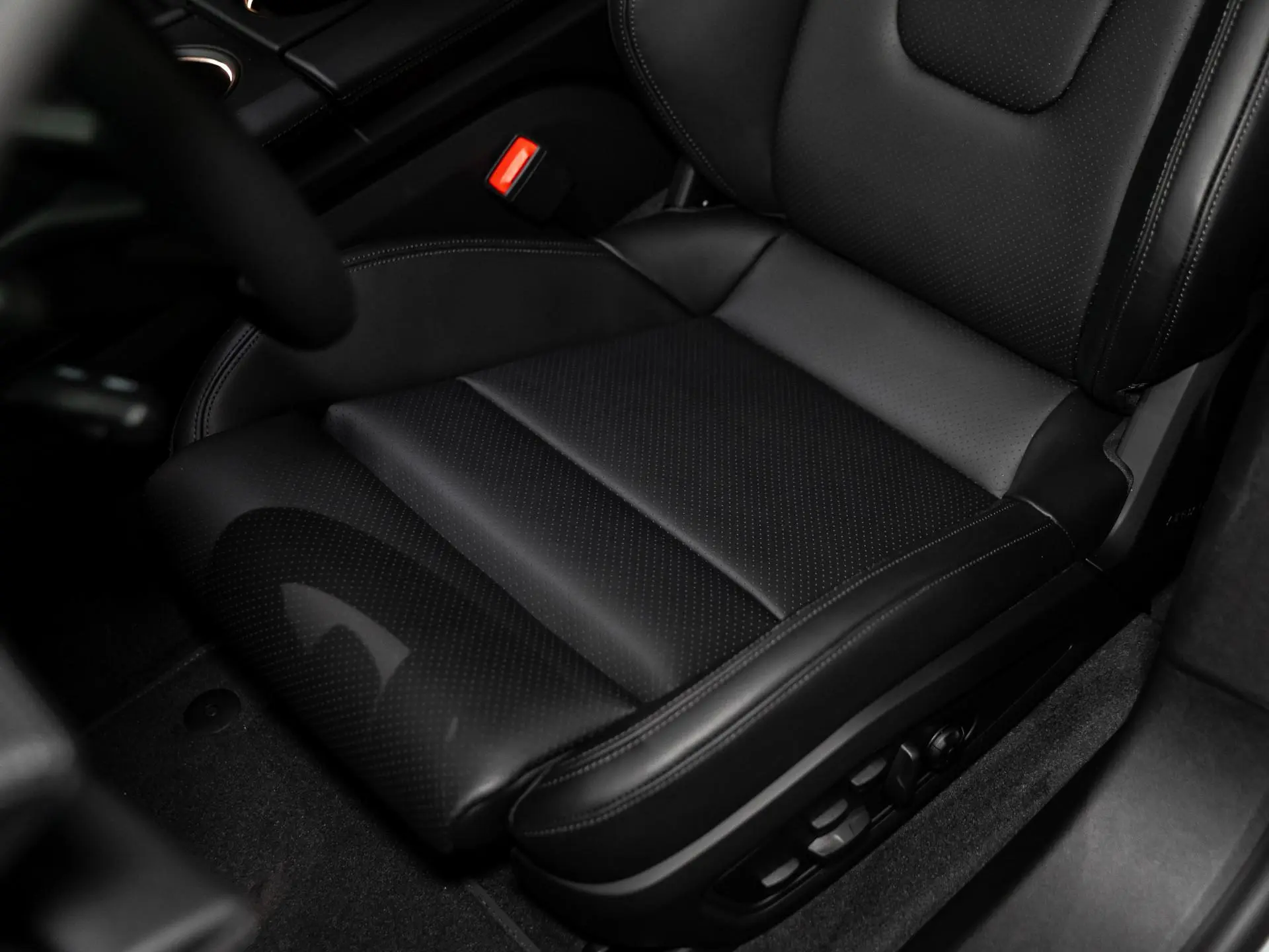 Taycan Sport Turismo Black Edition