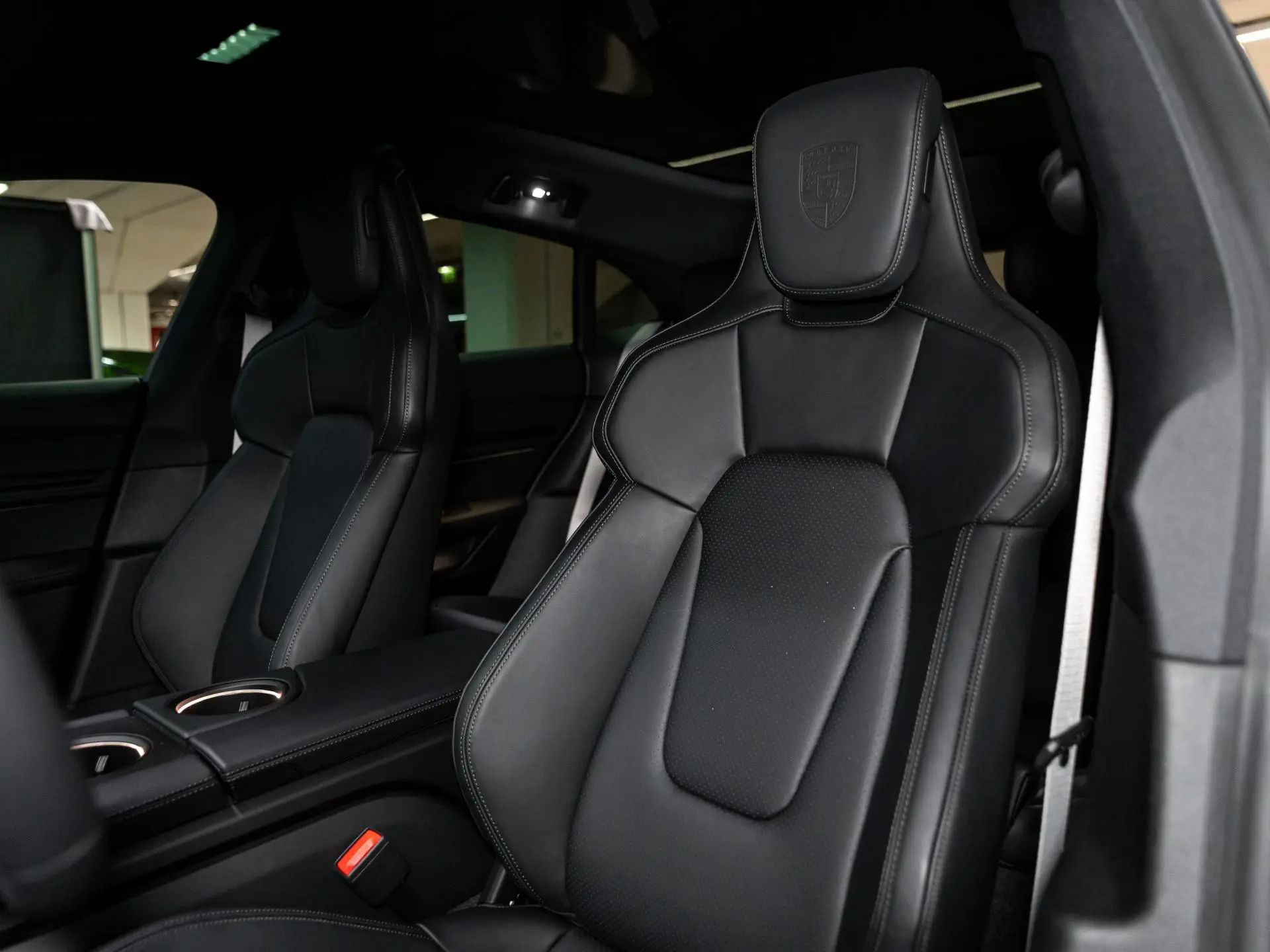 Taycan Sport Turismo Black Edition