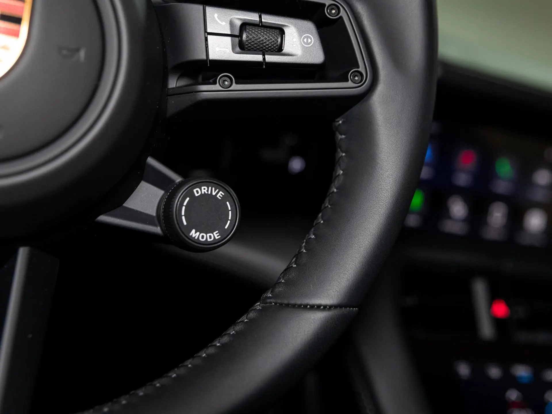 Taycan Sport Turismo Black Edition