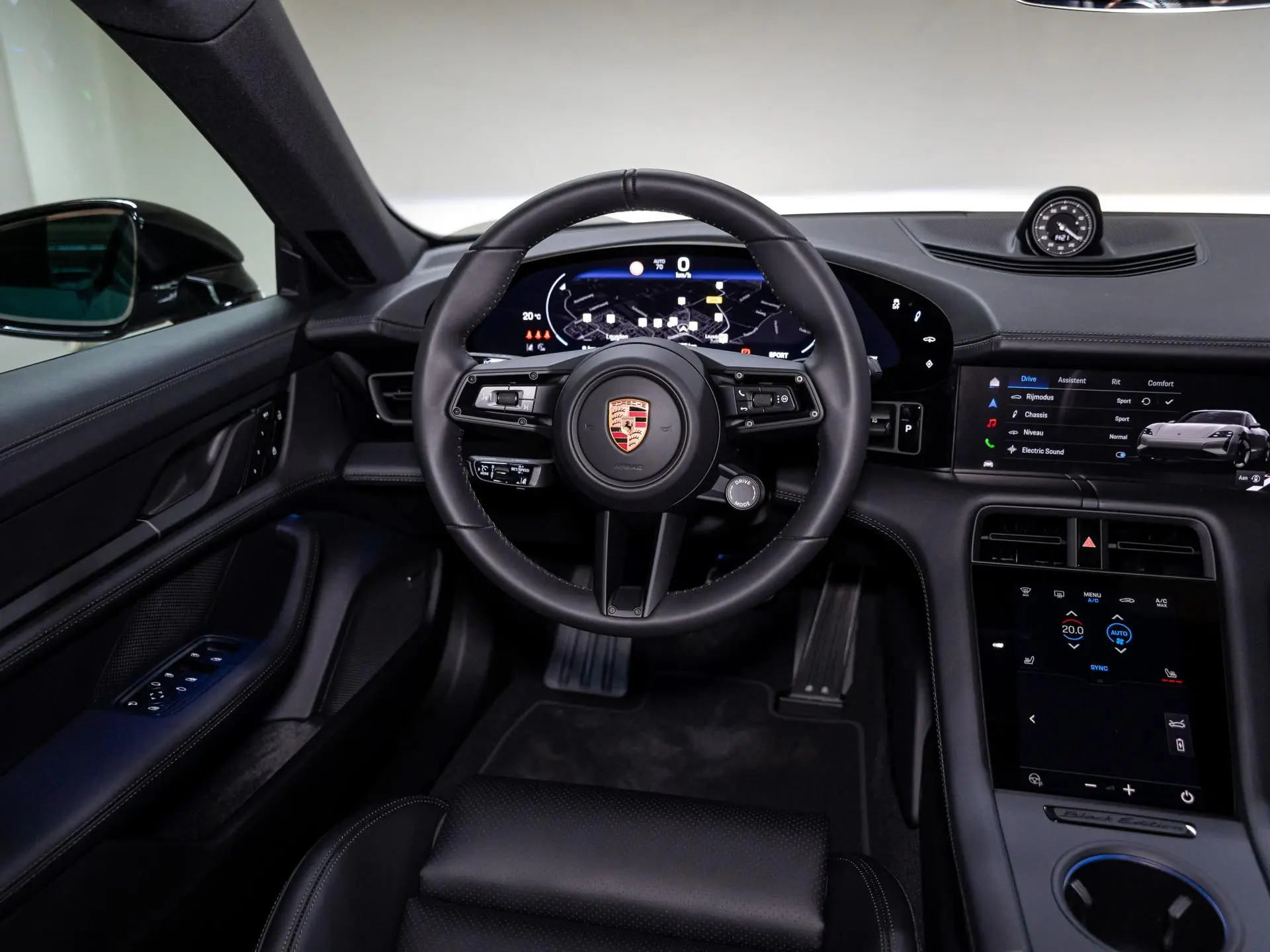 Taycan Sport Turismo Black Edition