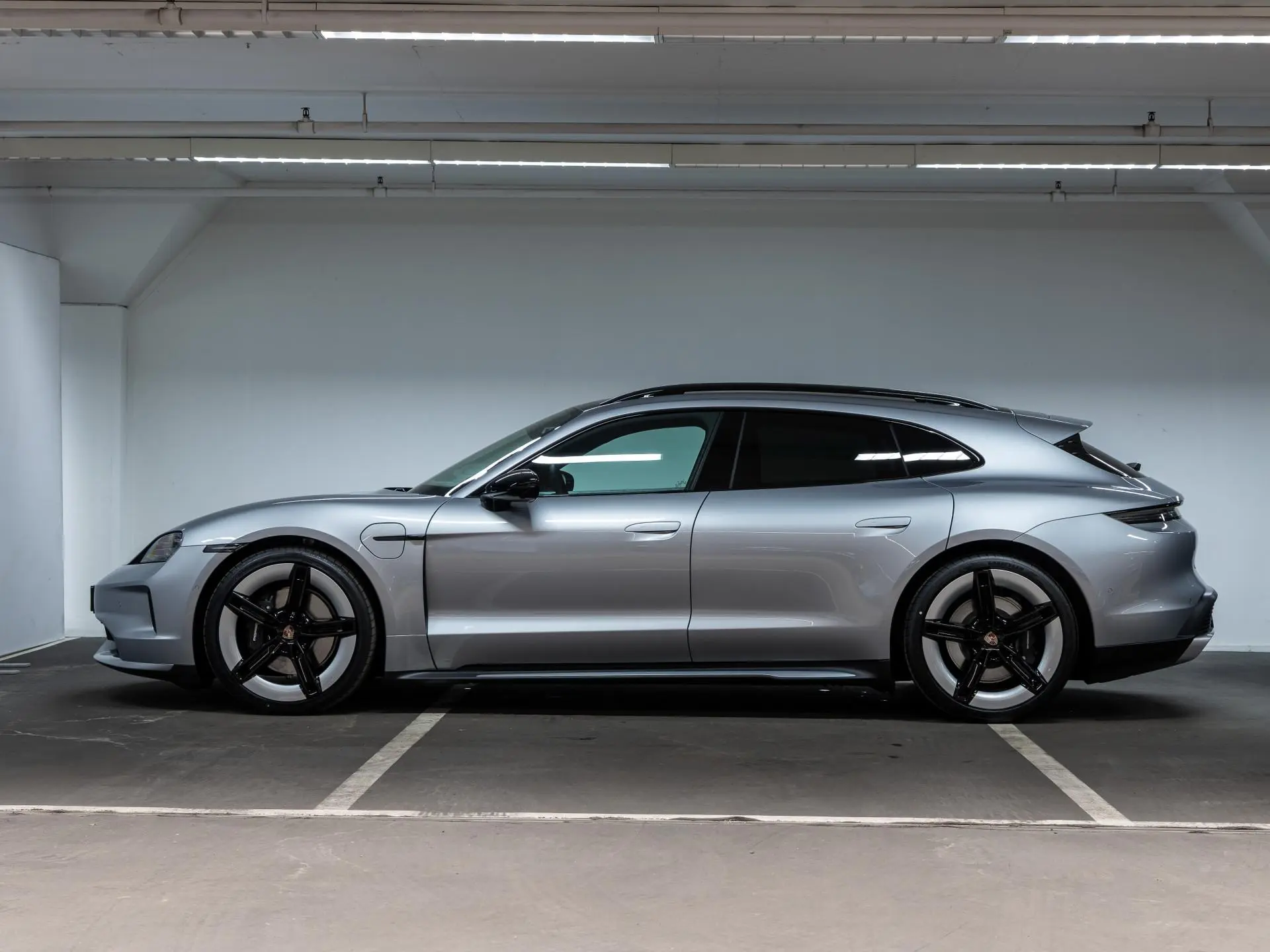 Taycan Sport Turismo Black Edition