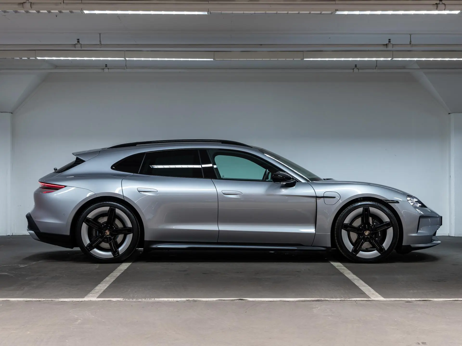 Taycan Sport Turismo Black Edition