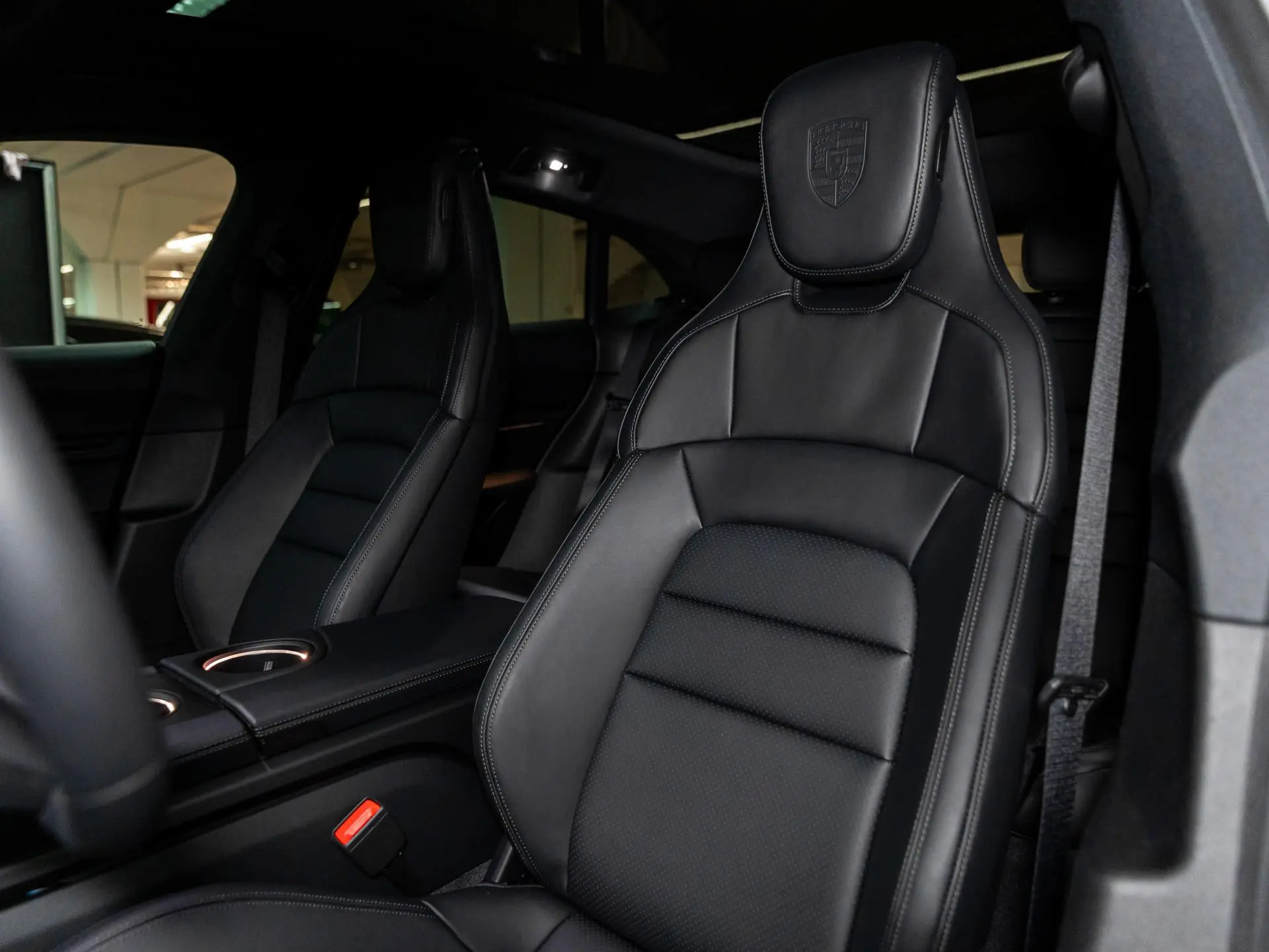 Taycan Sport Turismo Black Edition