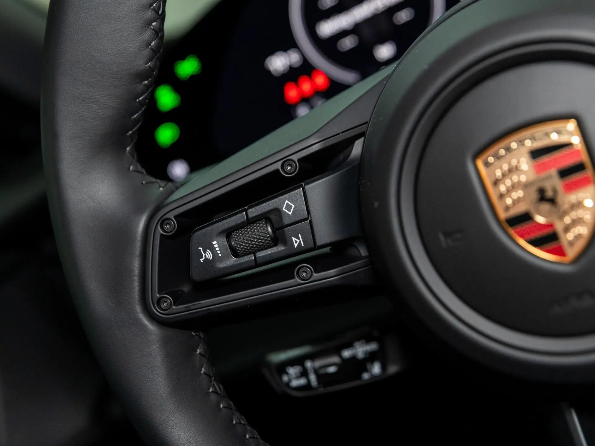 Taycan Sport Turismo Black Edition