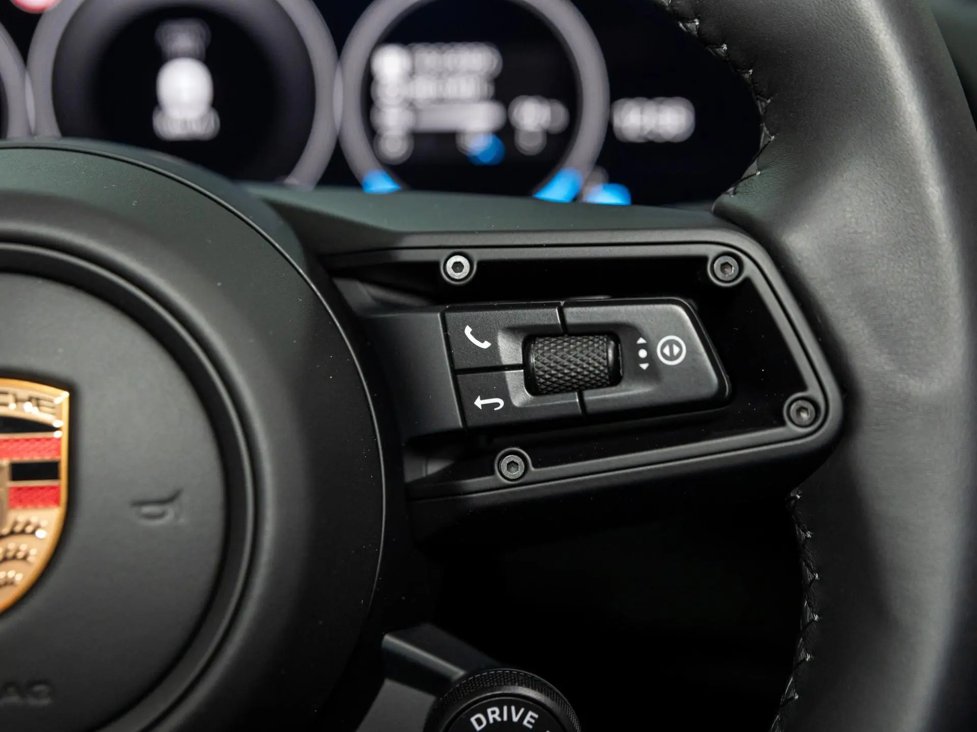 Taycan Sport Turismo Black Edition