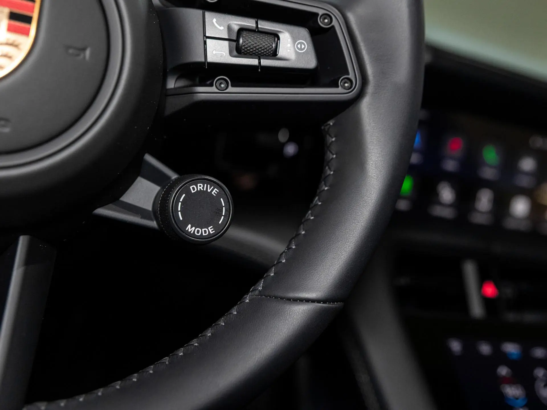 Taycan Sport Turismo Black Edition