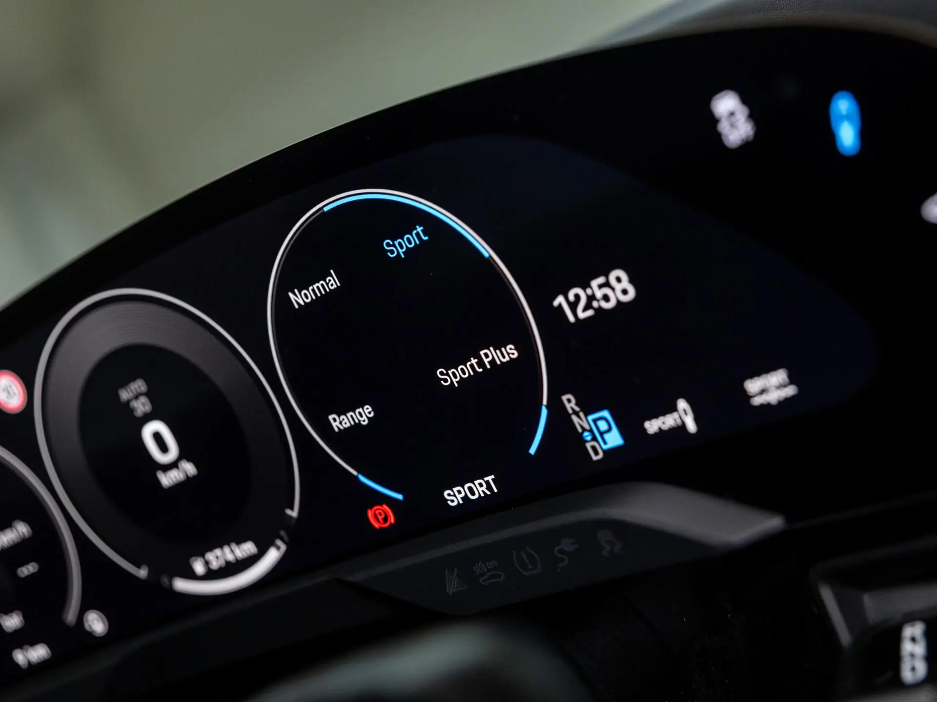 Taycan Sport Turismo Black Edition