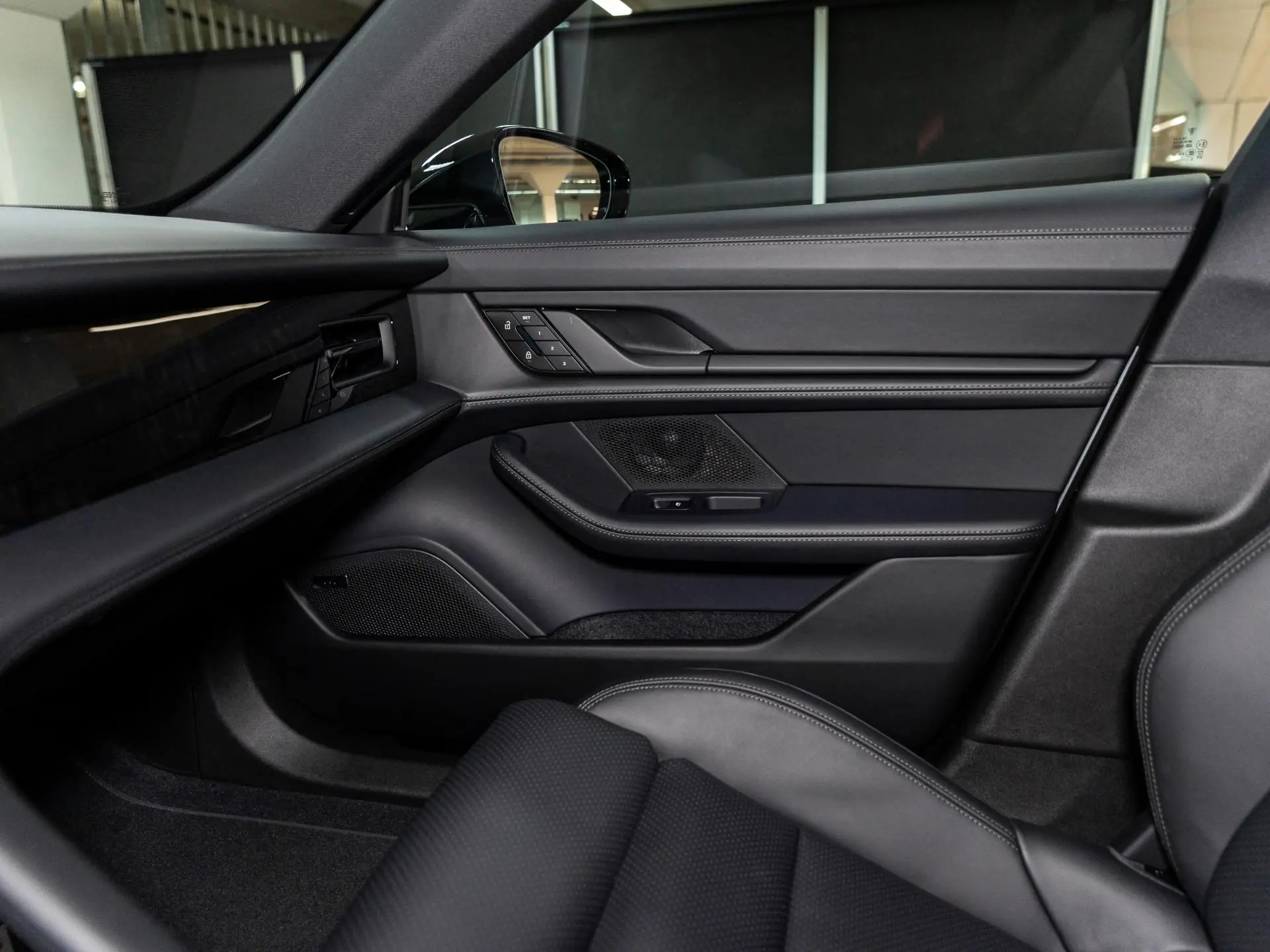 Taycan Sport Turismo Black Edition