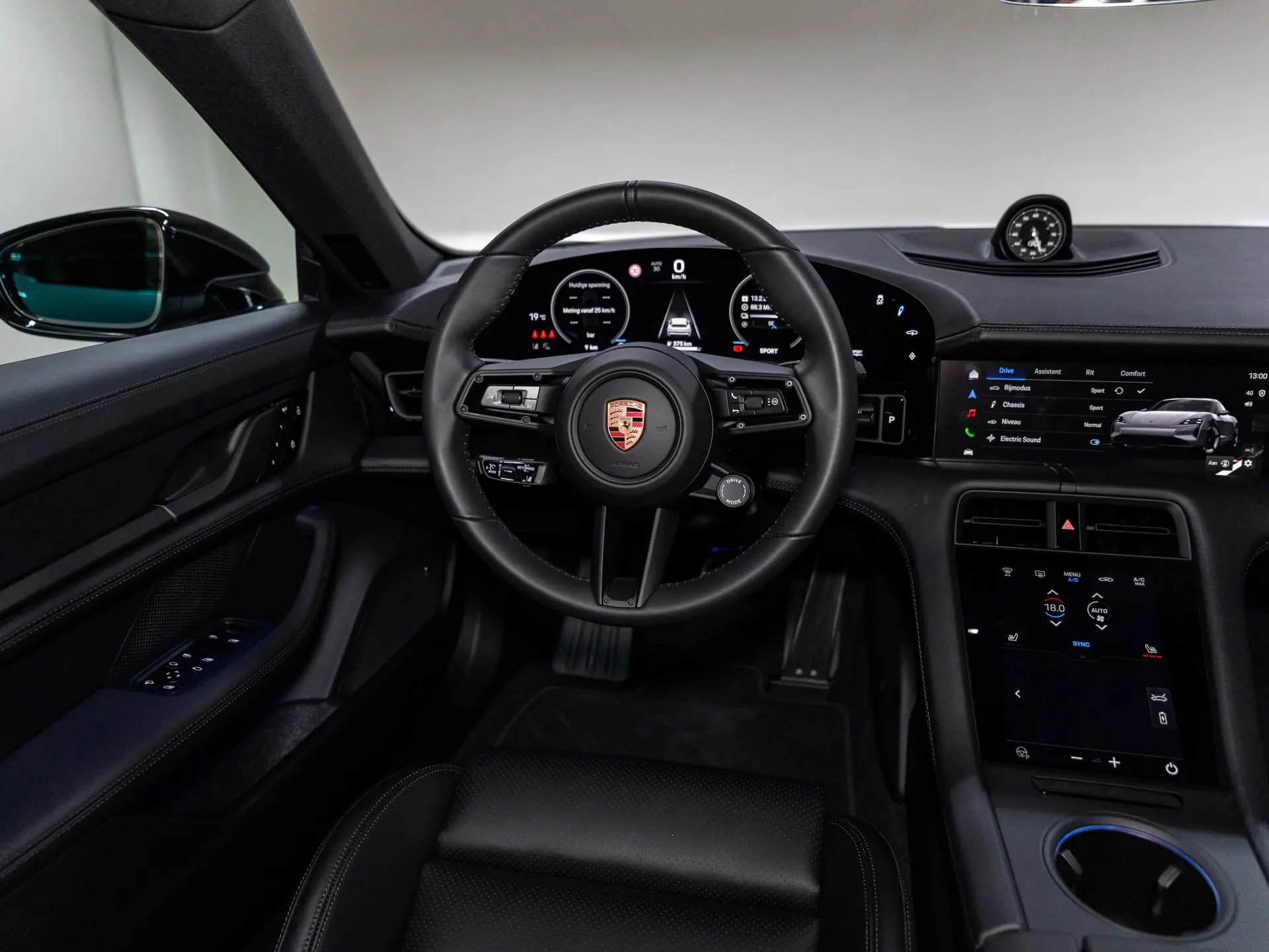 Taycan Sport Turismo Black Edition