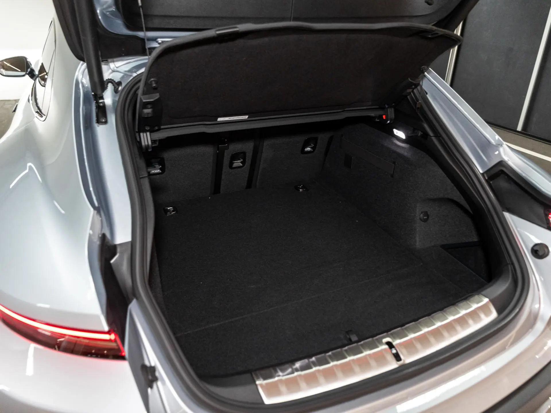 Taycan Sport Turismo Black Edition