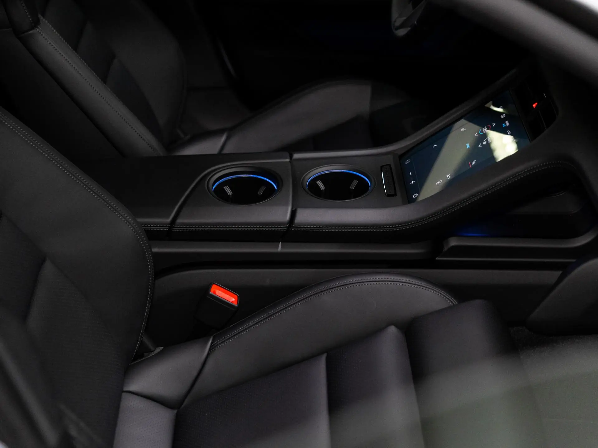 Taycan Sport Turismo Black Edition