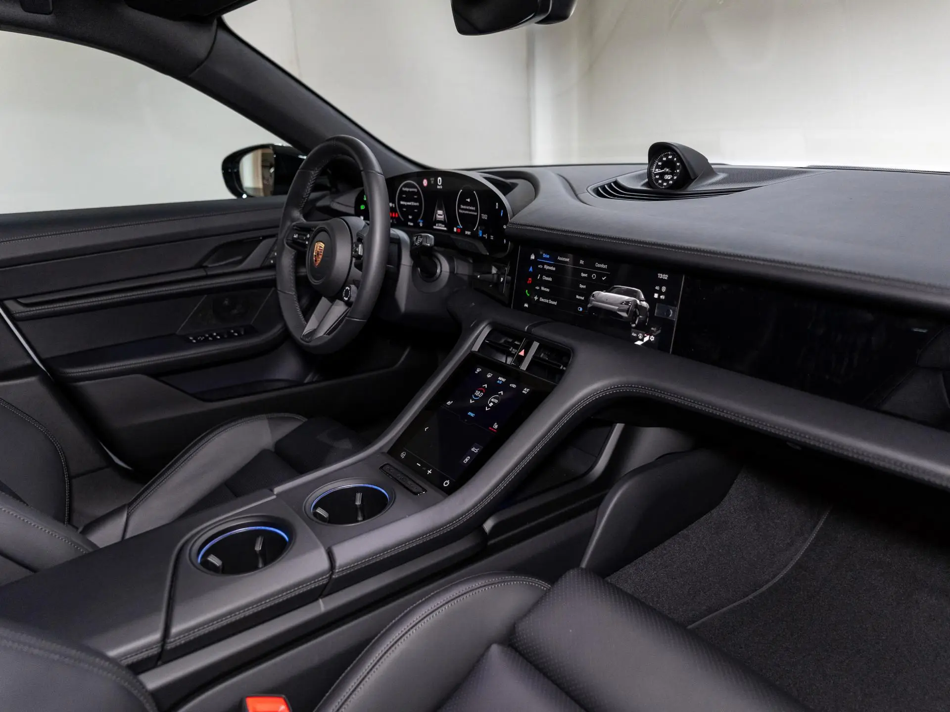 Taycan Sport Turismo Black Edition