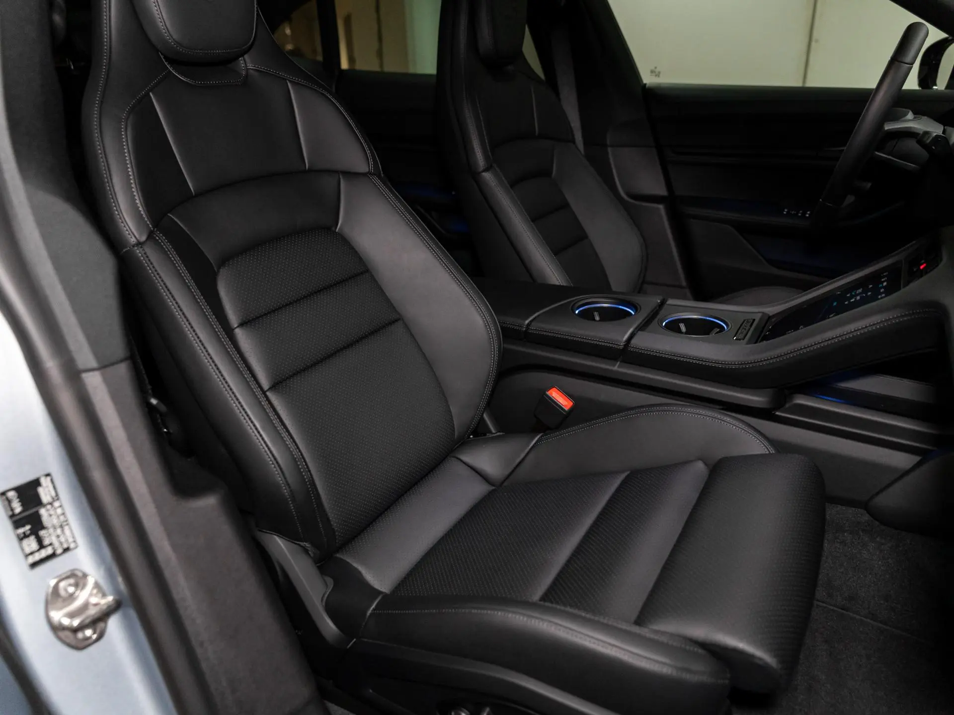 Taycan Sport Turismo Black Edition