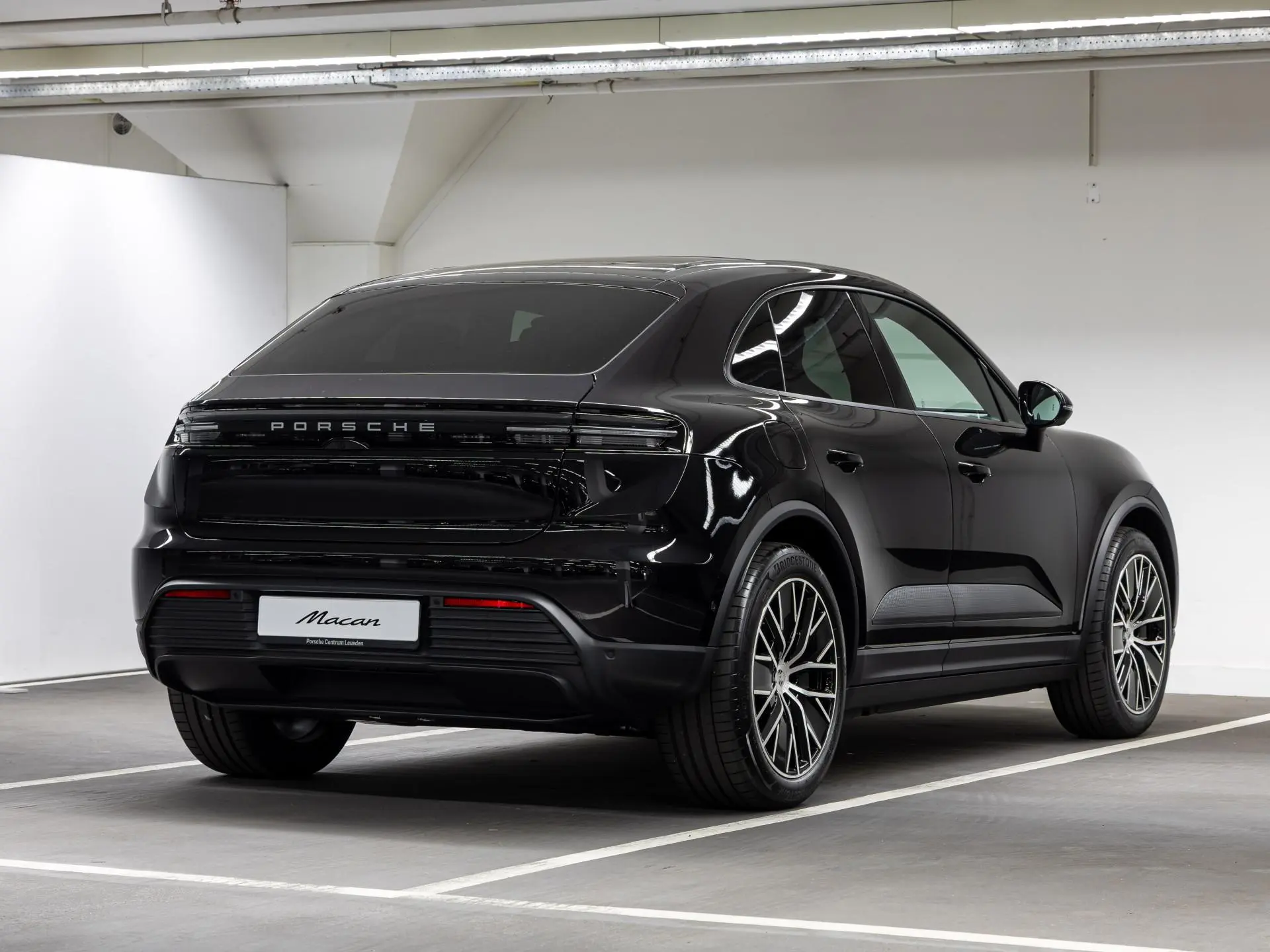 Macan 4