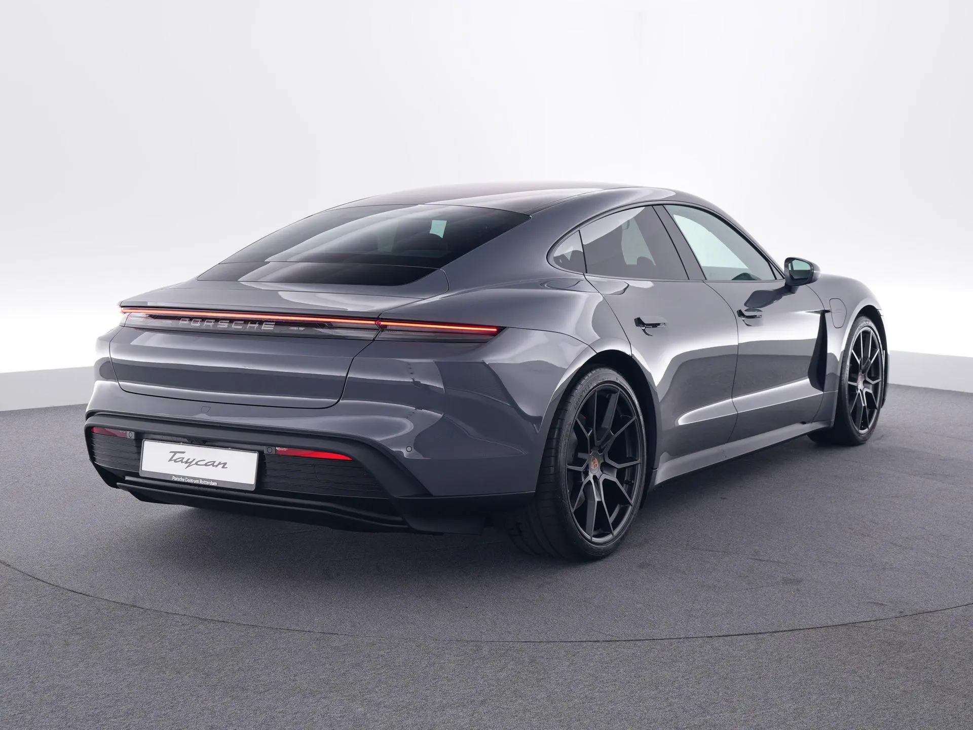 Taycan 4