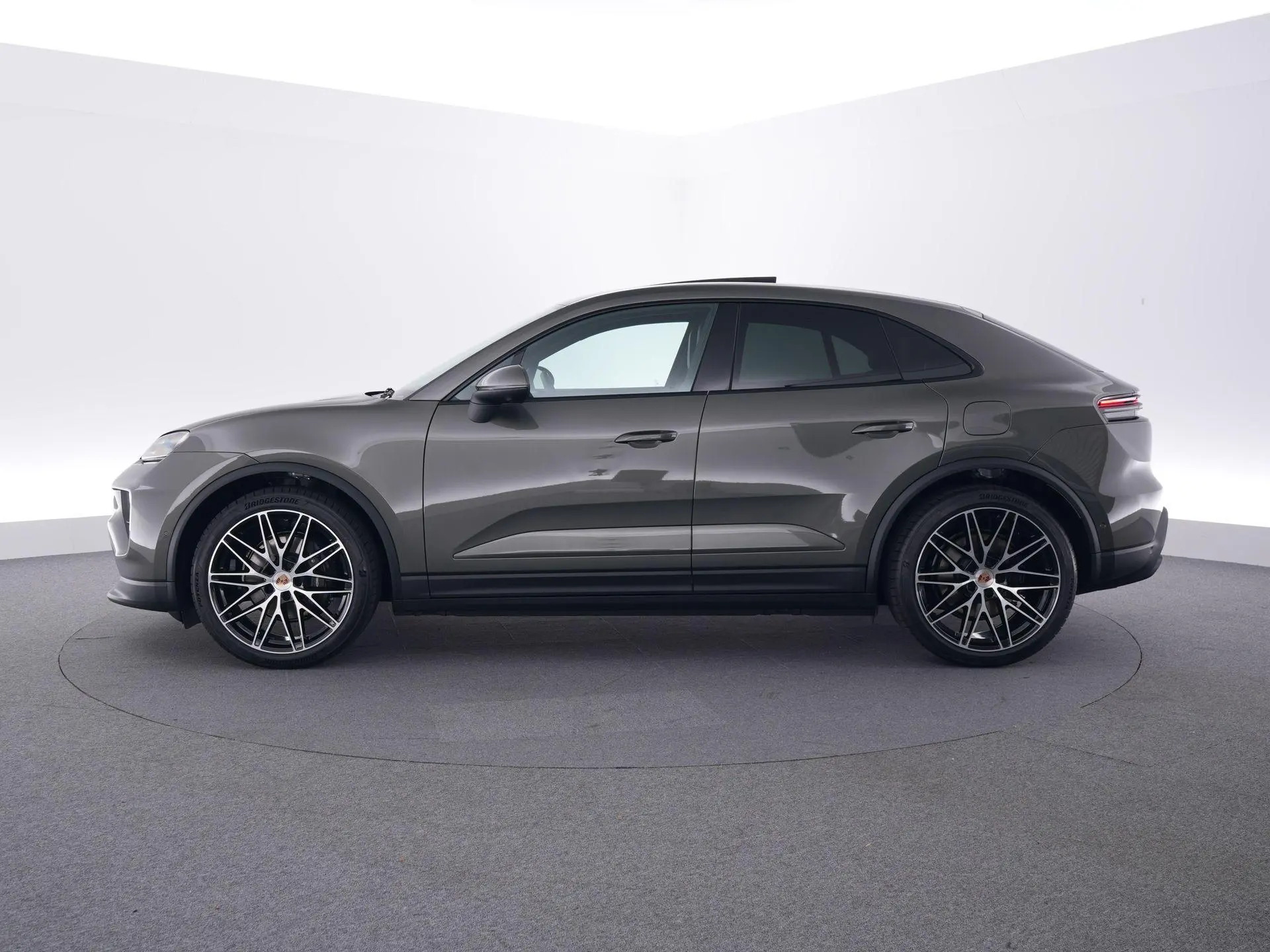 Macan 4