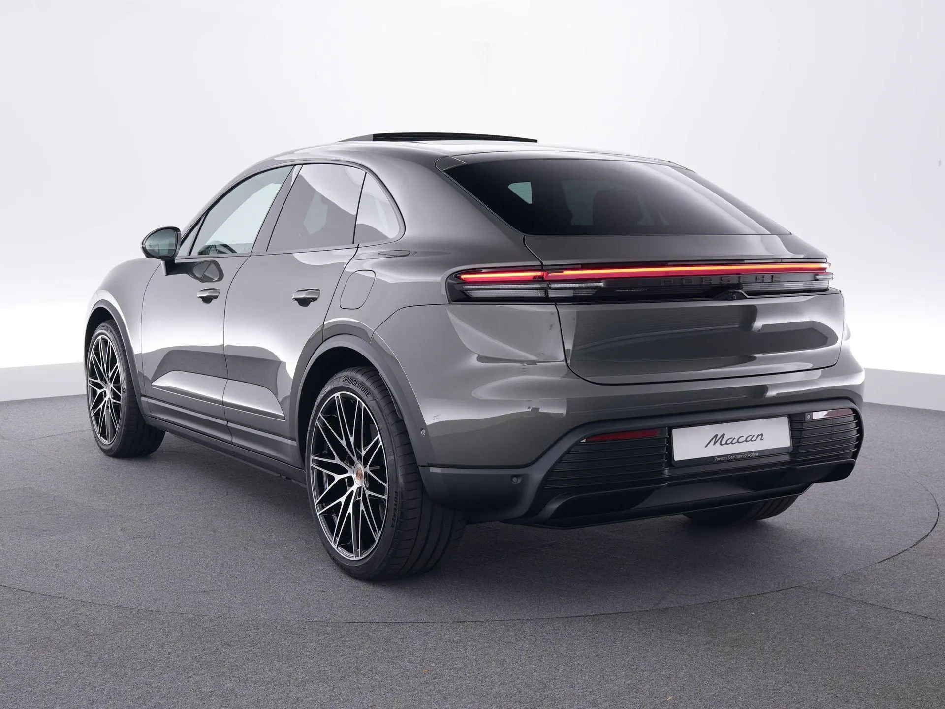 Macan 4