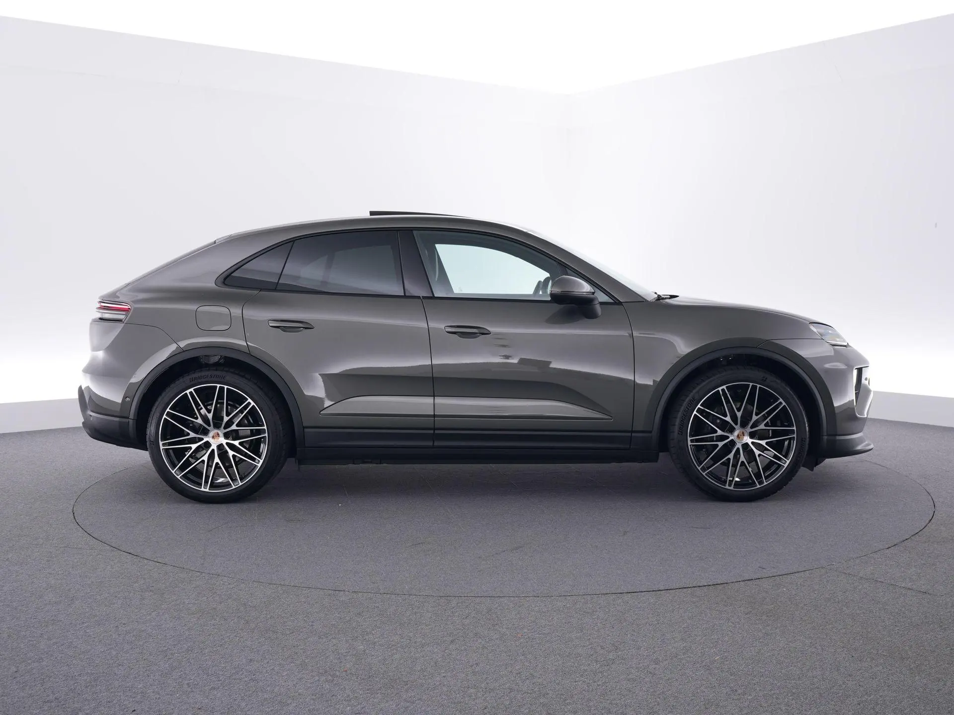 Macan 4