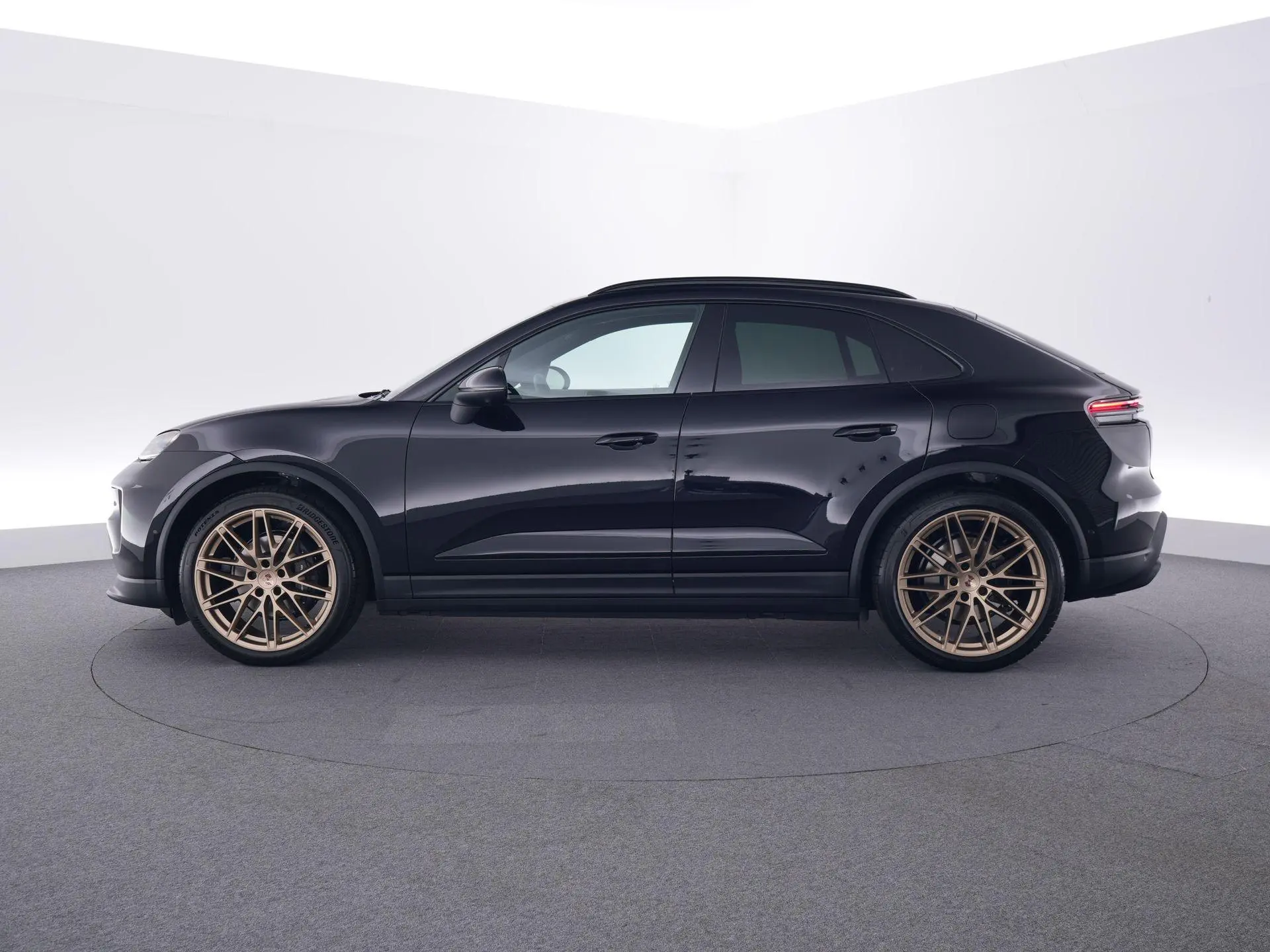 Macan 4