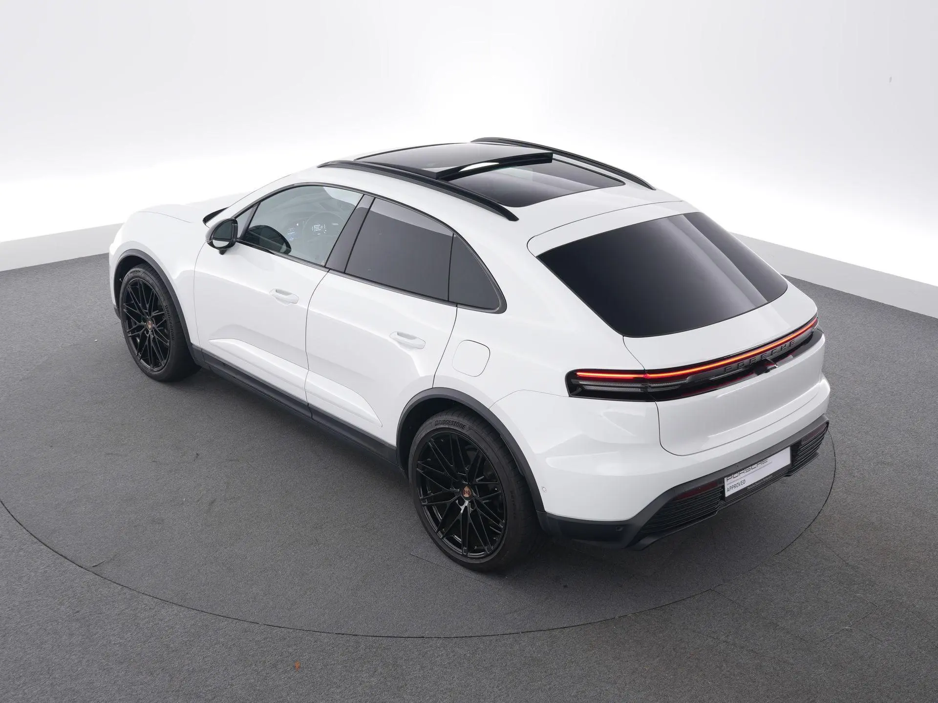 Macan 4