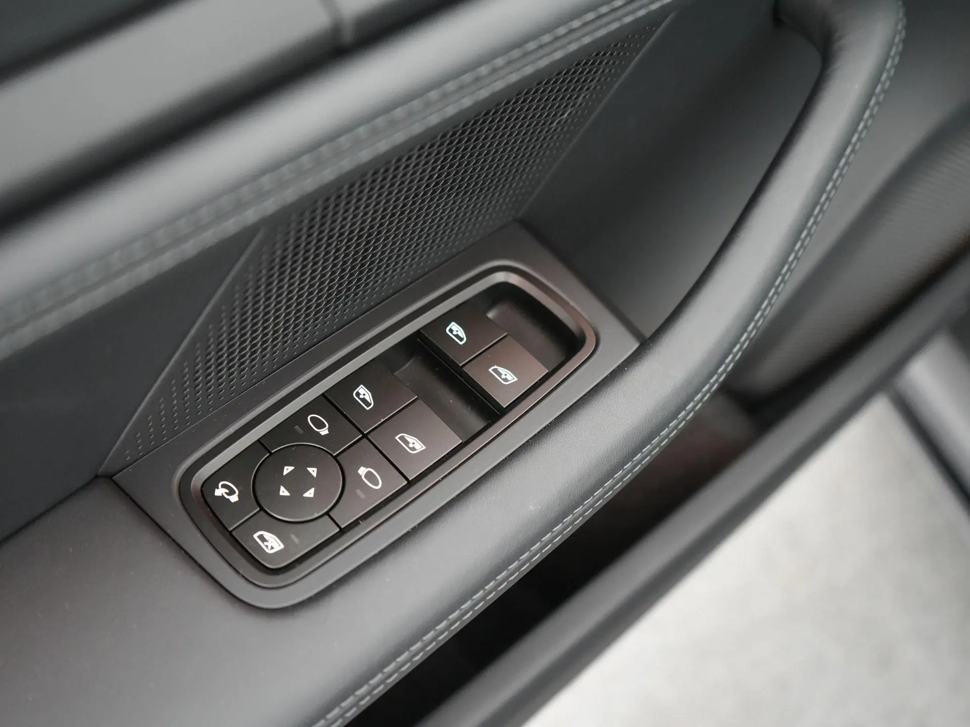 Taycan 4 Black Edition