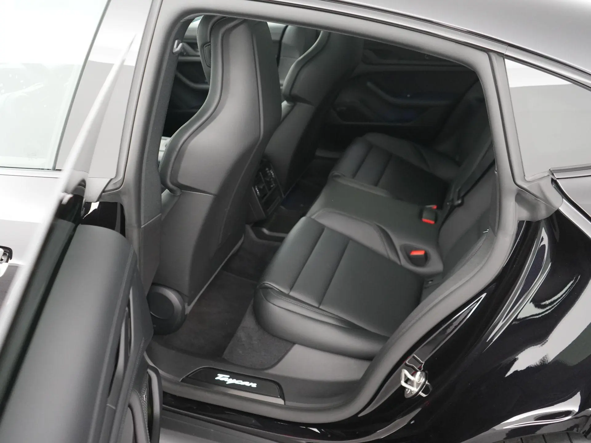 Taycan 4 Black Edition