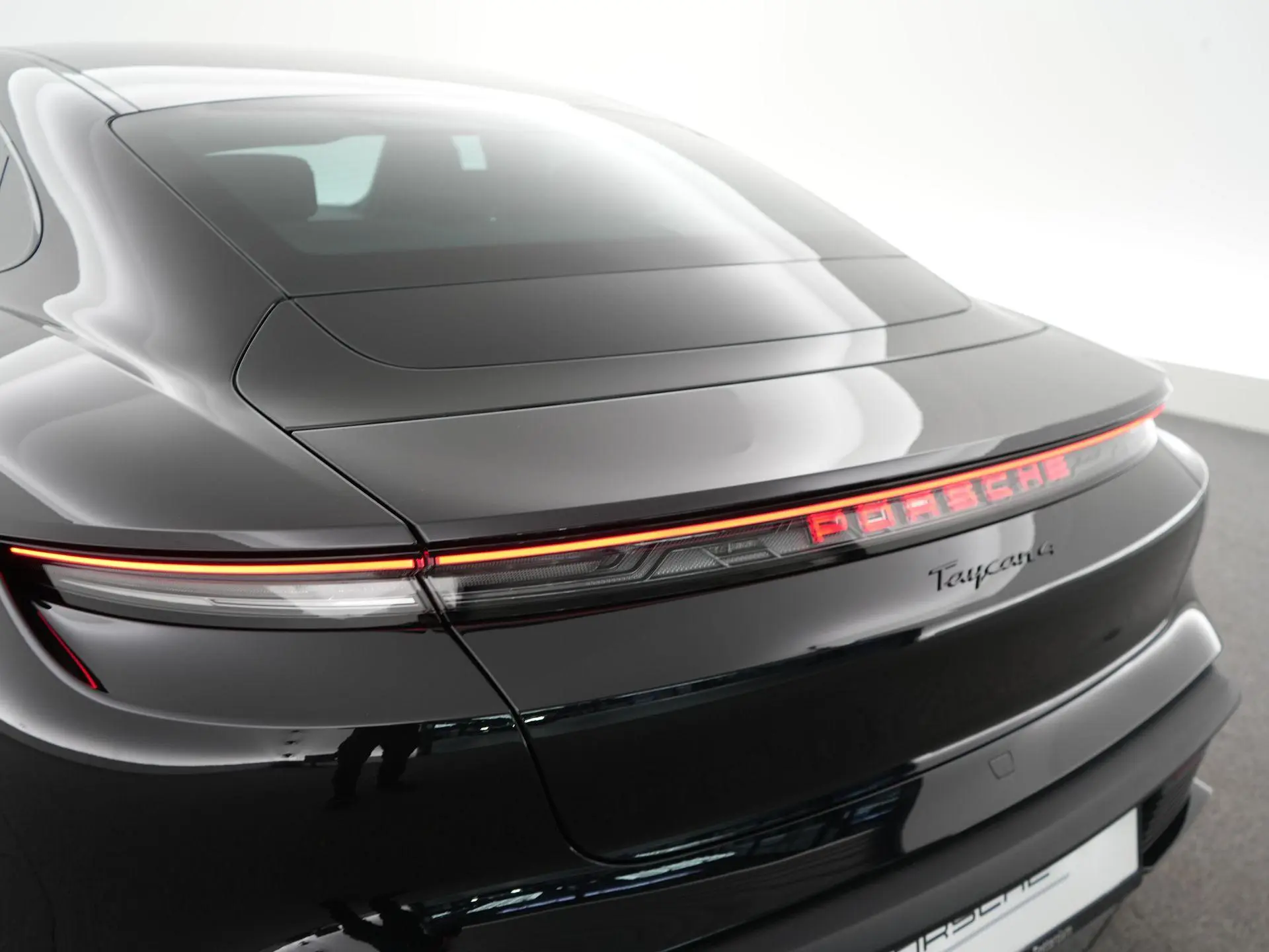 Taycan 4 Black Edition