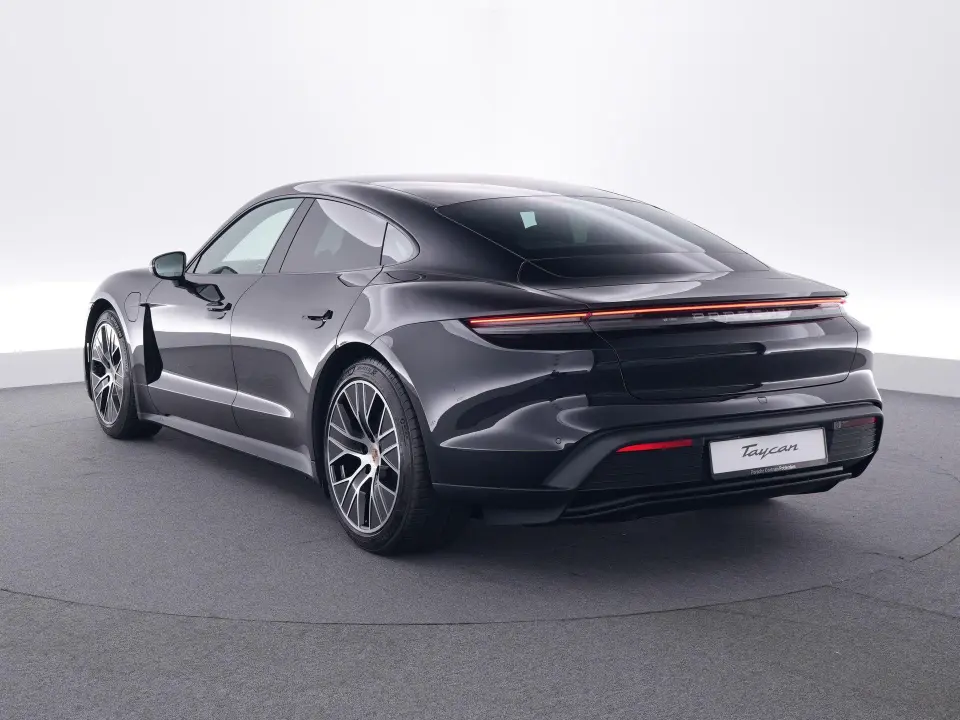 Taycan 4