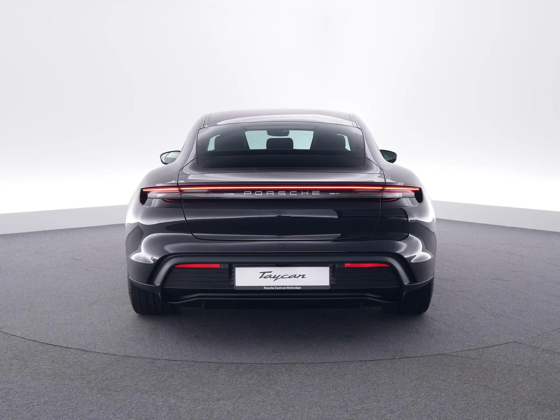Taycan 4