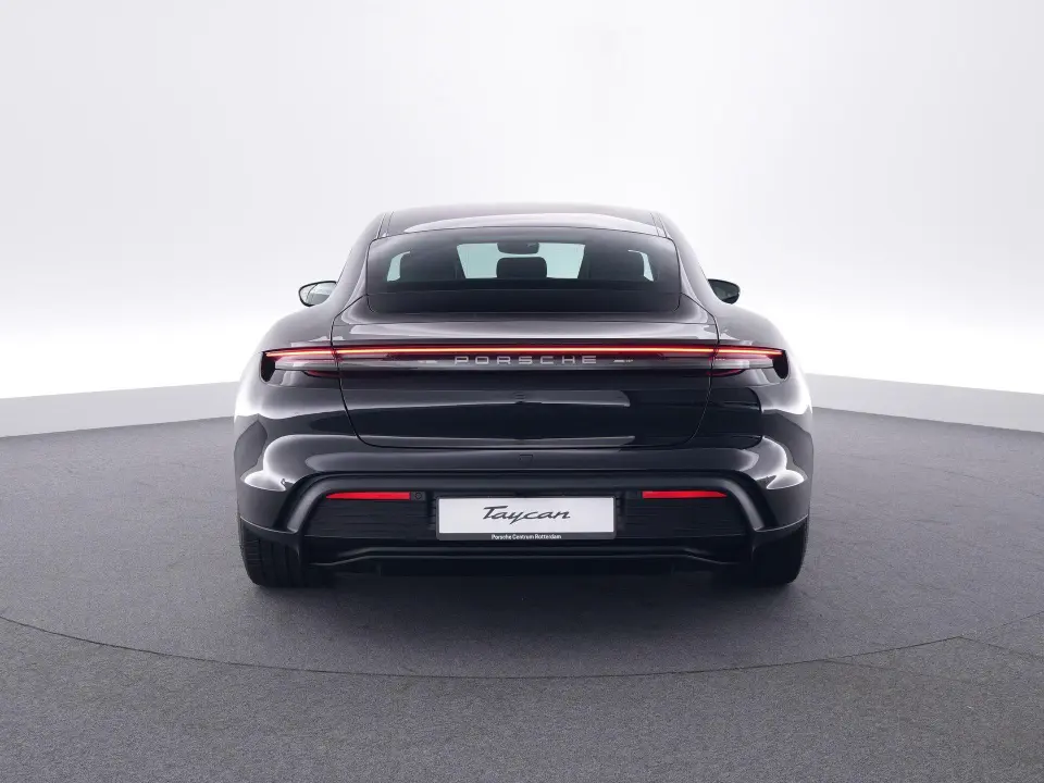 Taycan 4