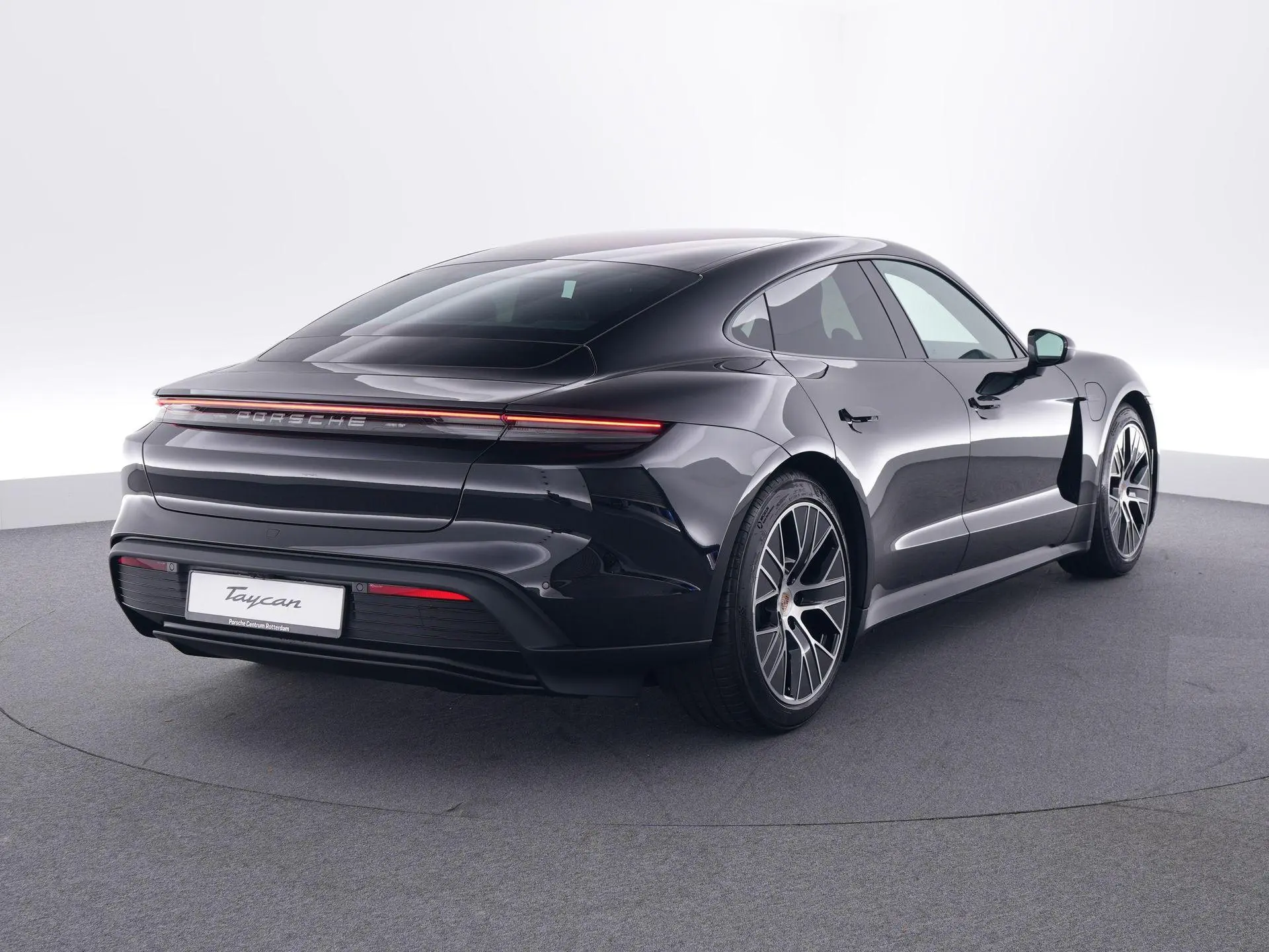 Taycan 4