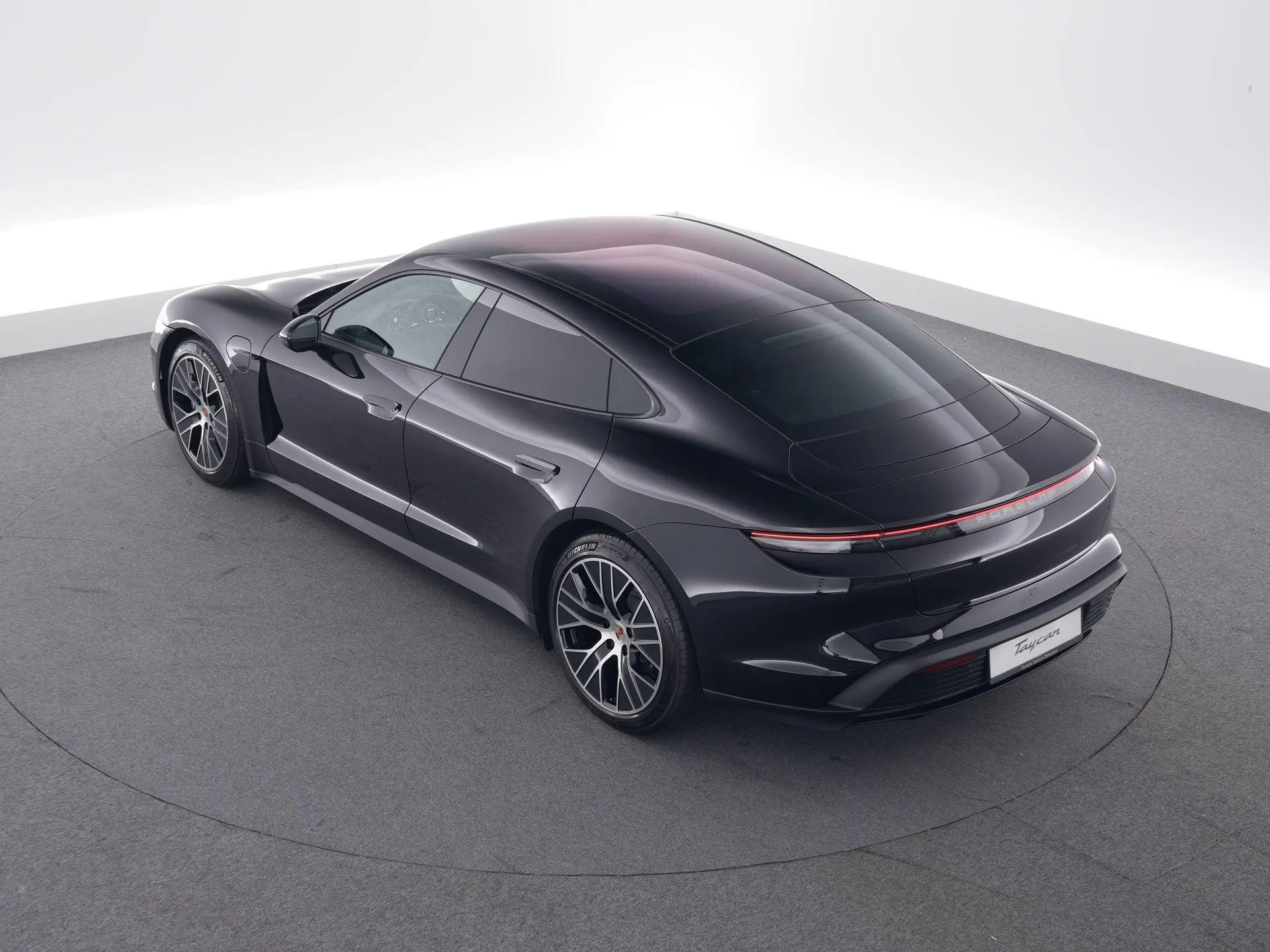 Taycan 4