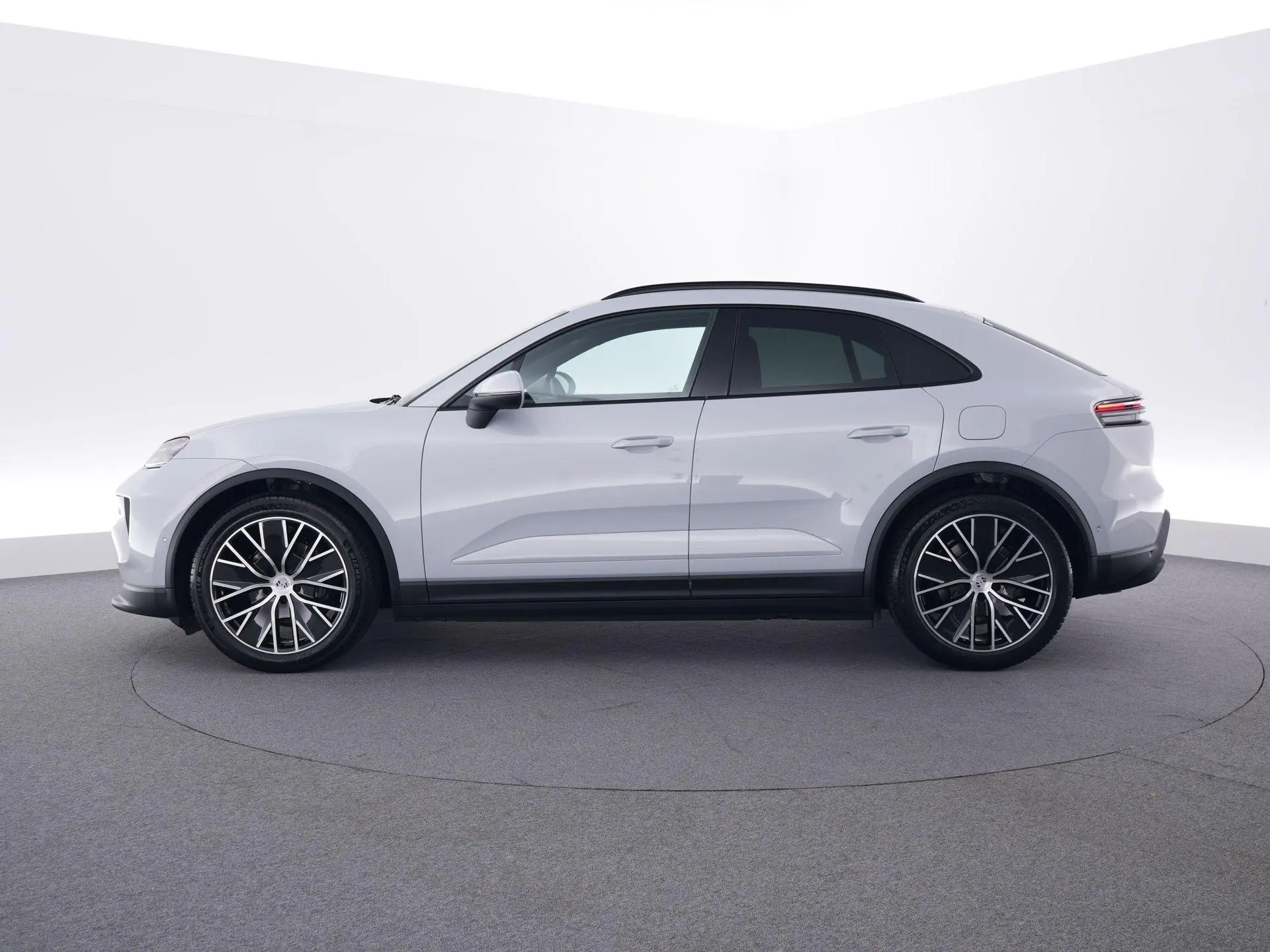 Macan 4