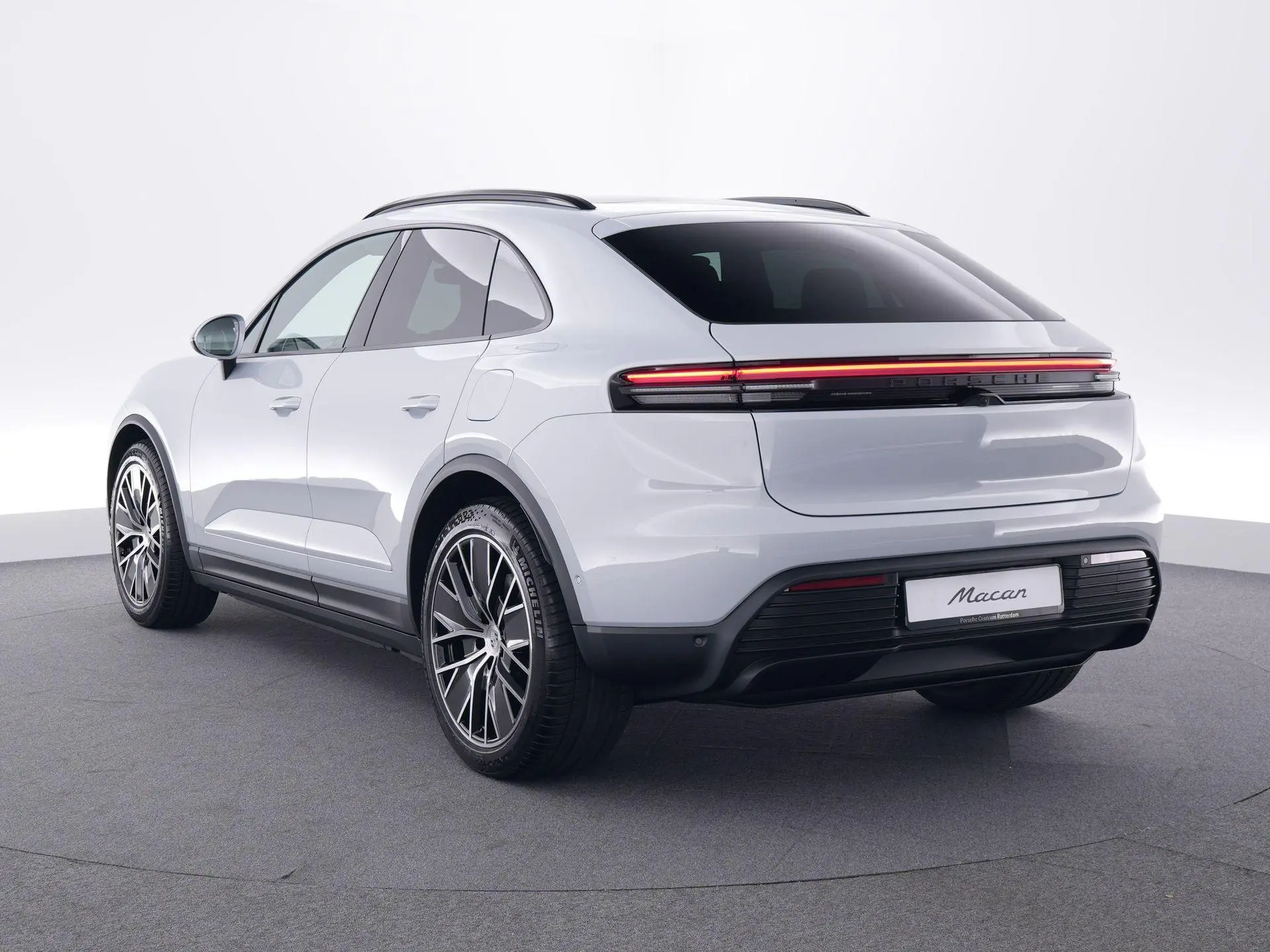 Macan 4