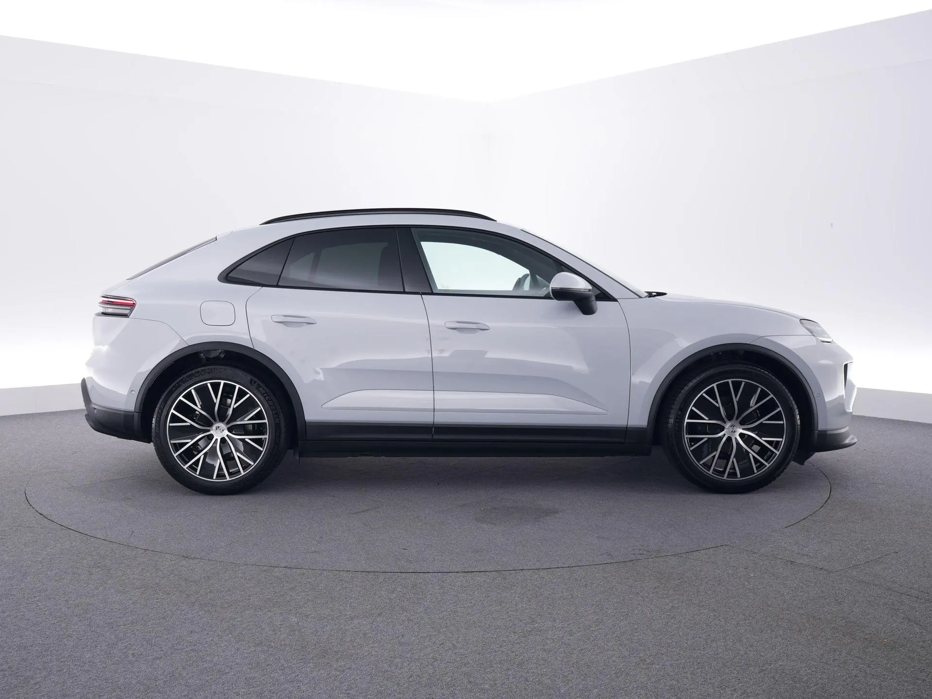 Macan 4
