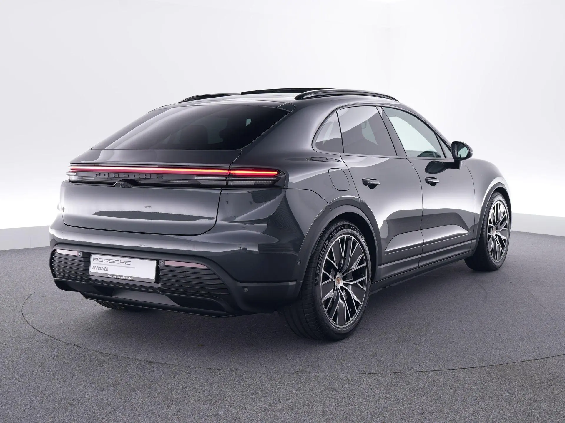Macan 4