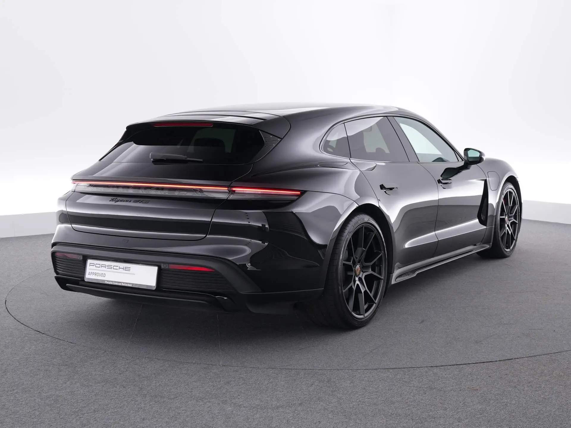 Taycan GTS Sport Turismo