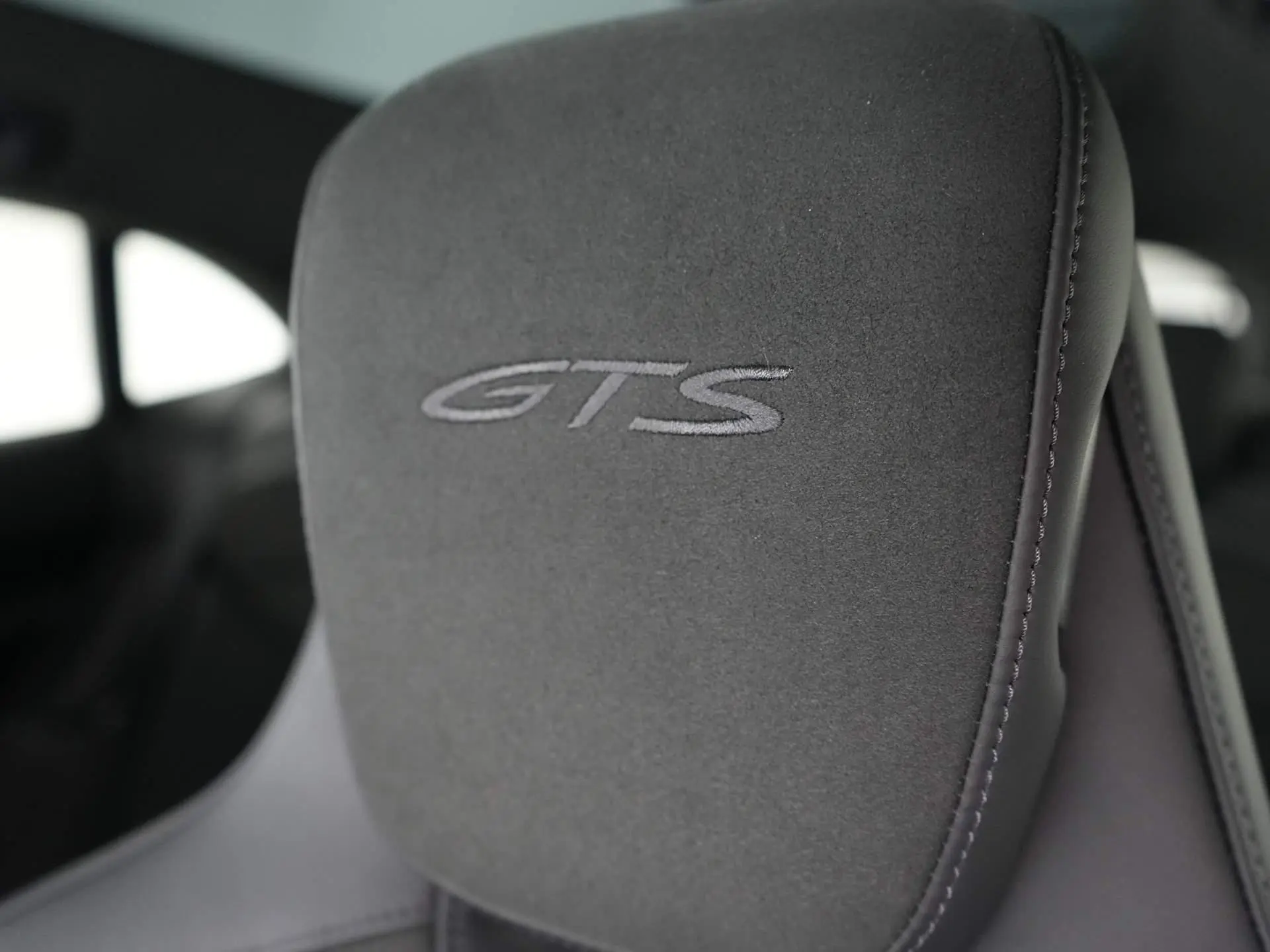 Taycan GTS Sport Turismo