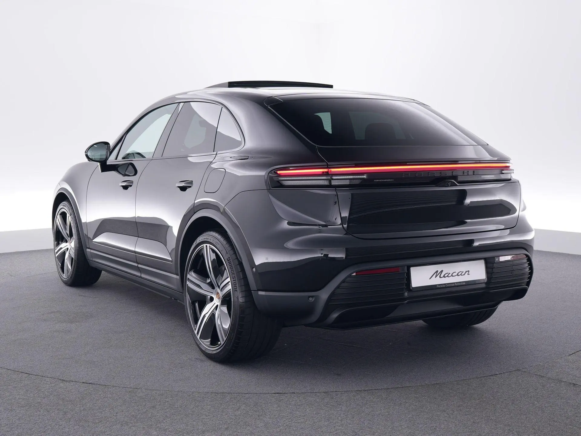 Macan 4