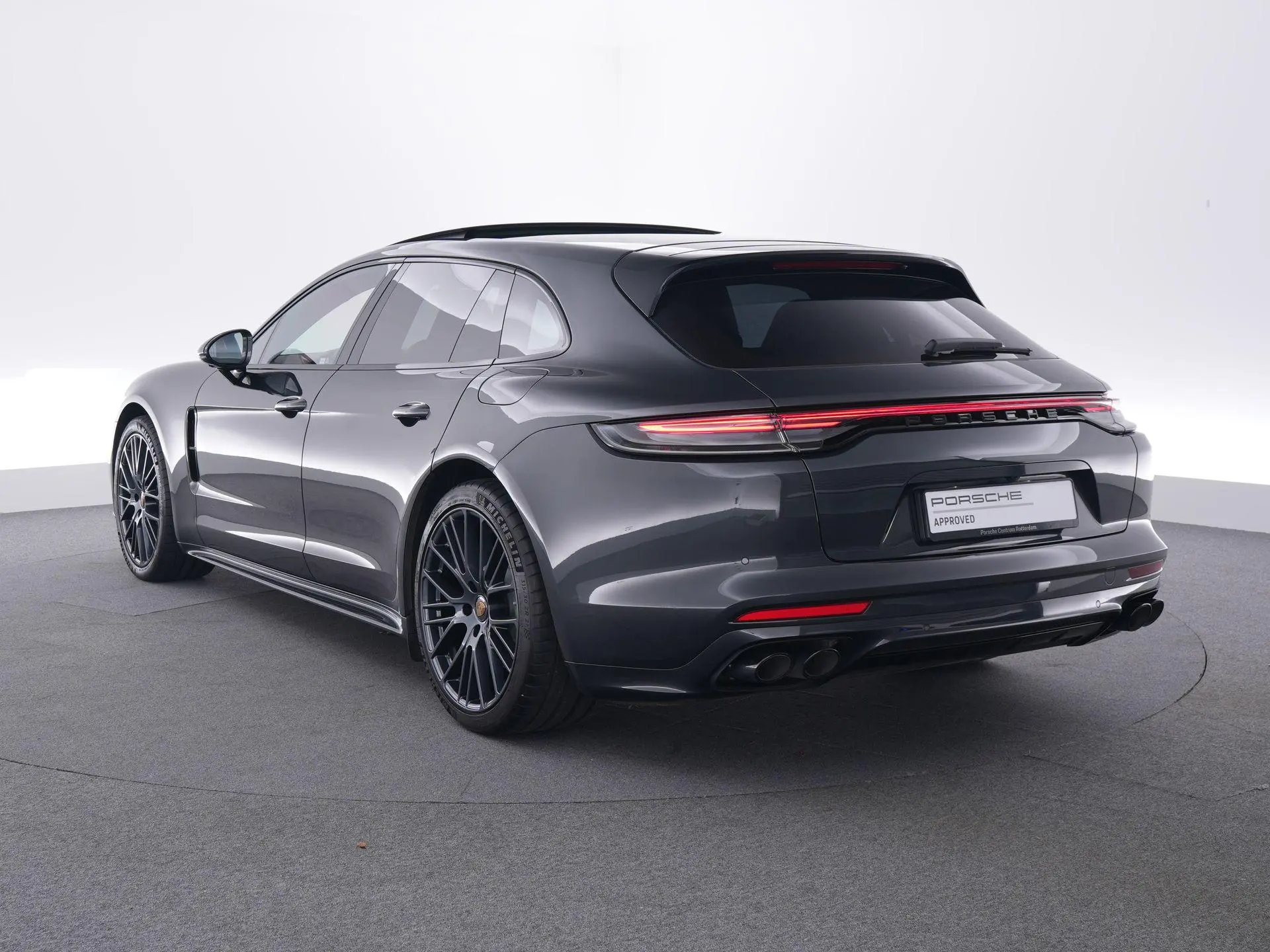 Panamera 4 E-Hybrid Sport Turismo Platinum Edition
